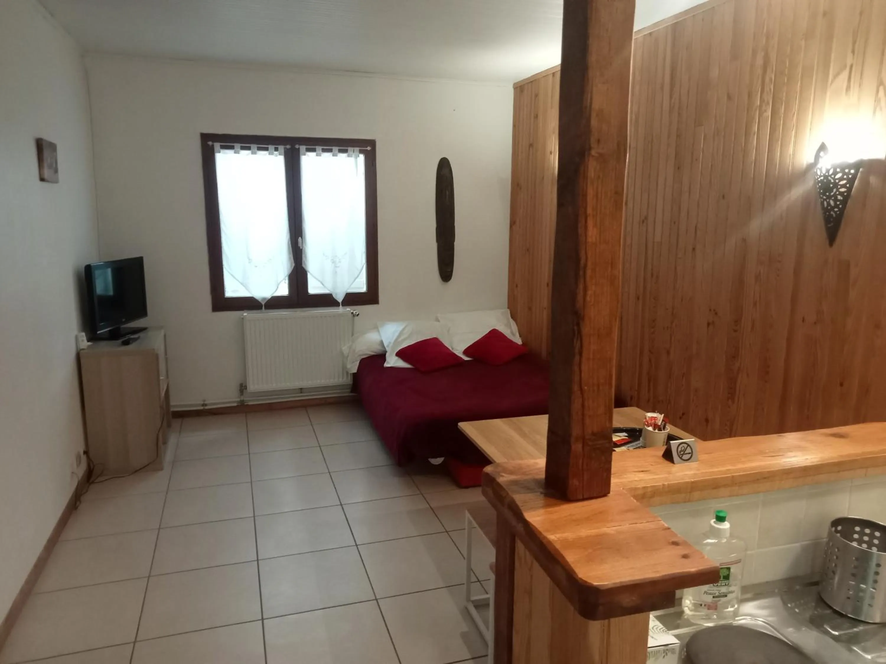 Kitchen or kitchenette in Hôtel Restaurant Le Relais de l'Estuaire