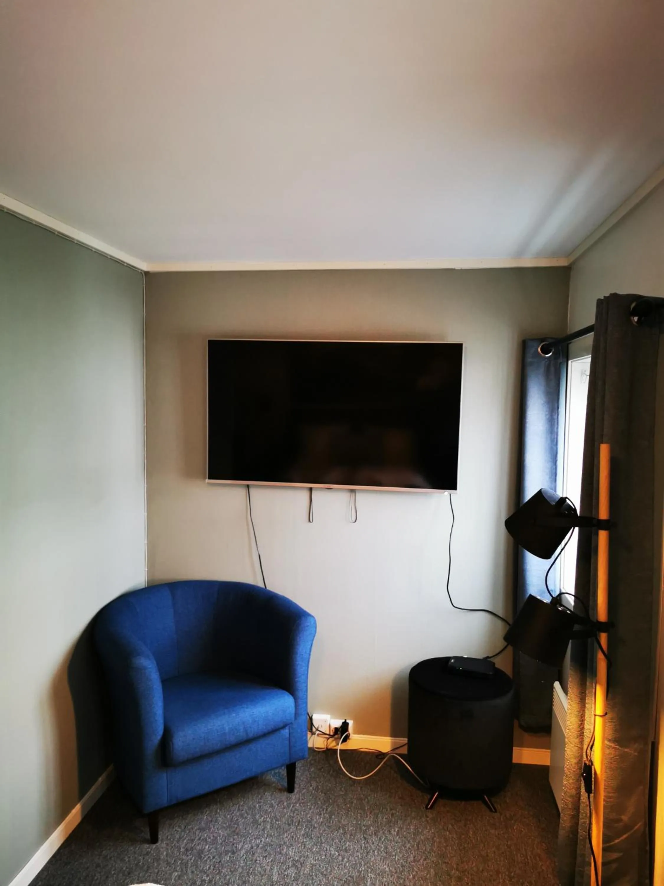 TV and multimedia in Henningsvær Guesthouse