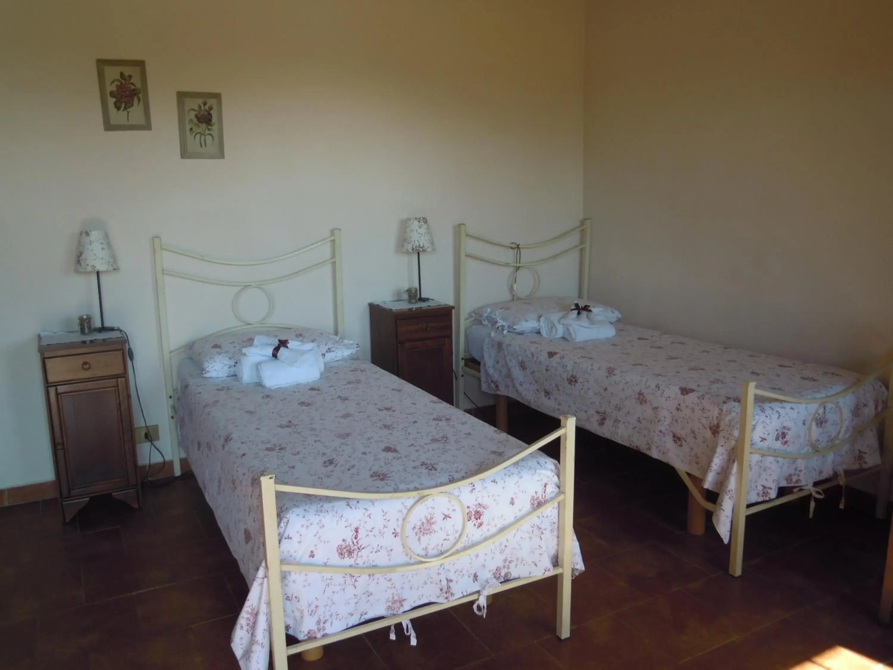 Twin Room - single occupancy - Disability Access in Cascina Formighezzo Twin Room - single occupancy - Disability Access in Cascina Formighezzo