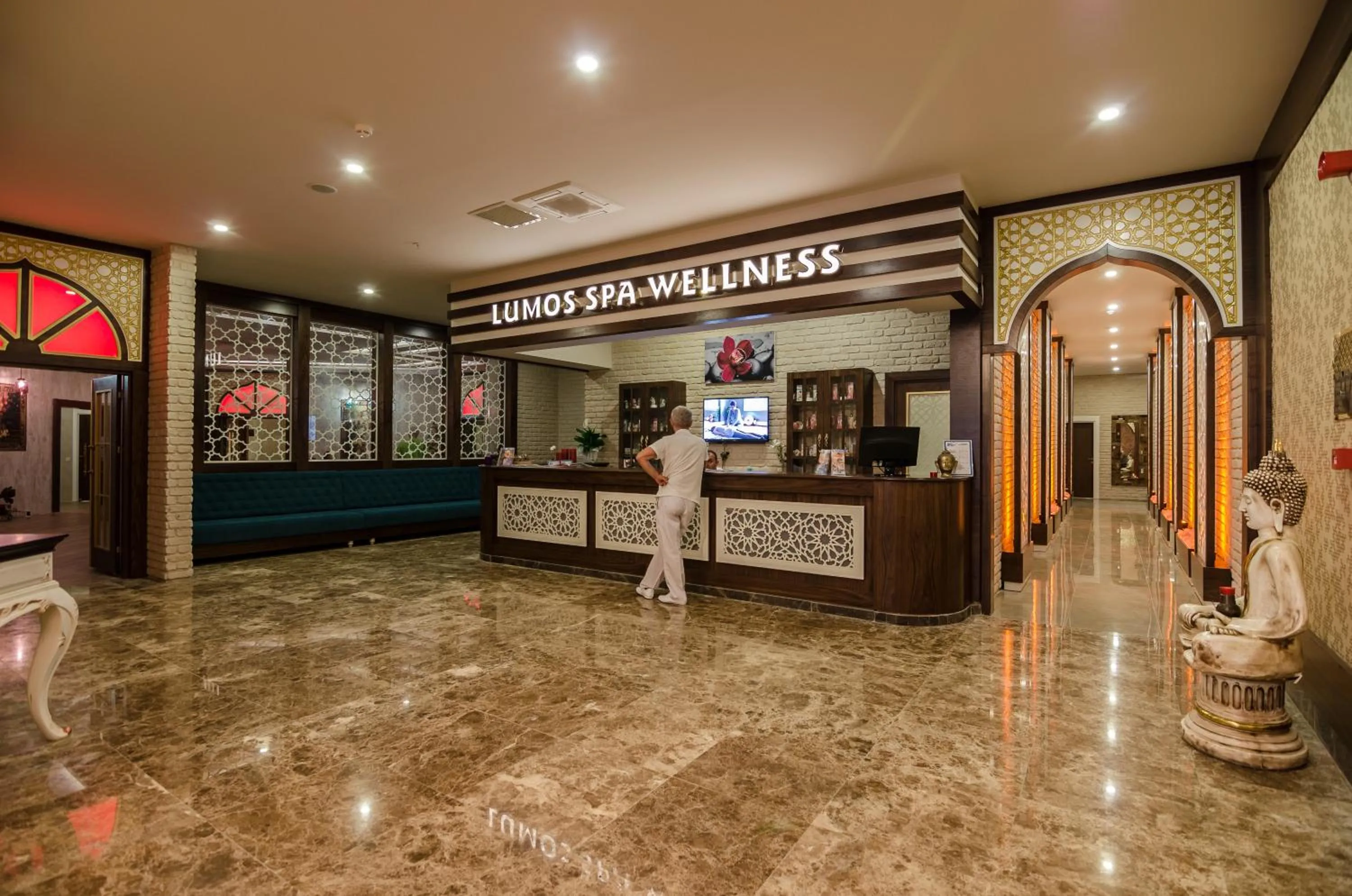 Massage in The Lumos Deluxe Resort Hotel & Spa