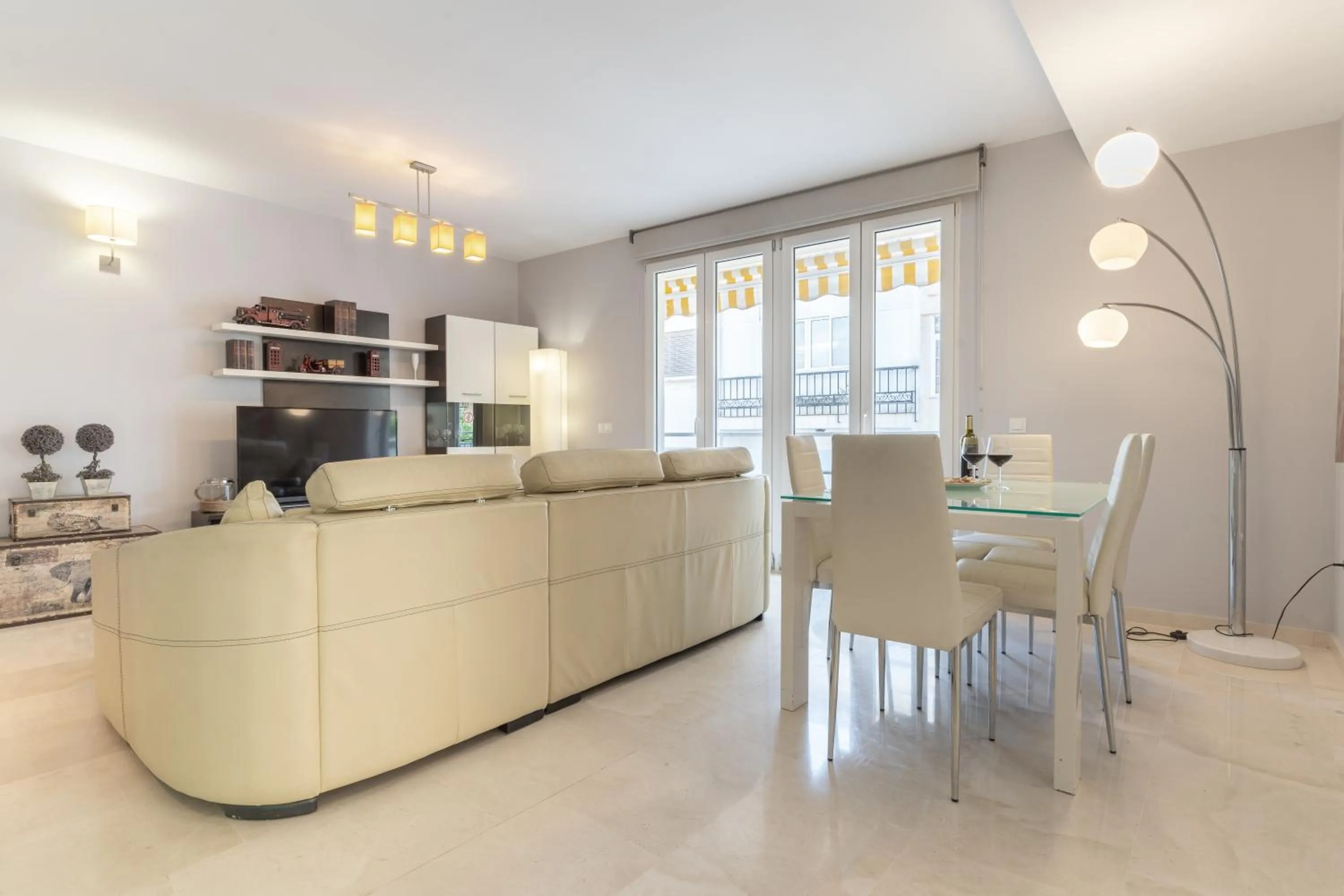 Seating area in Apartamentos Castillo by Sur Suites