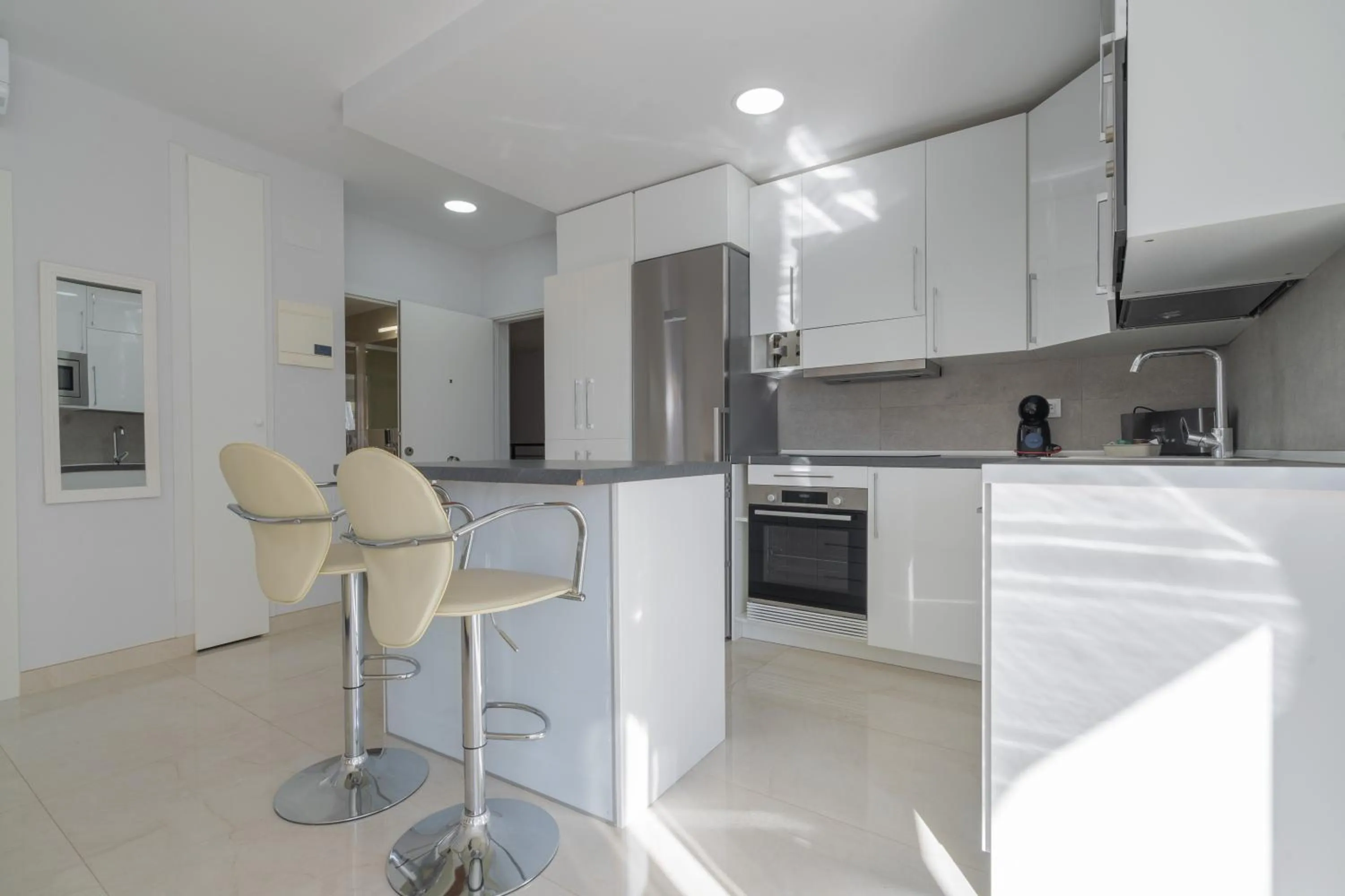Kitchen or kitchenette in Apartamentos Castillo by Sur Suites