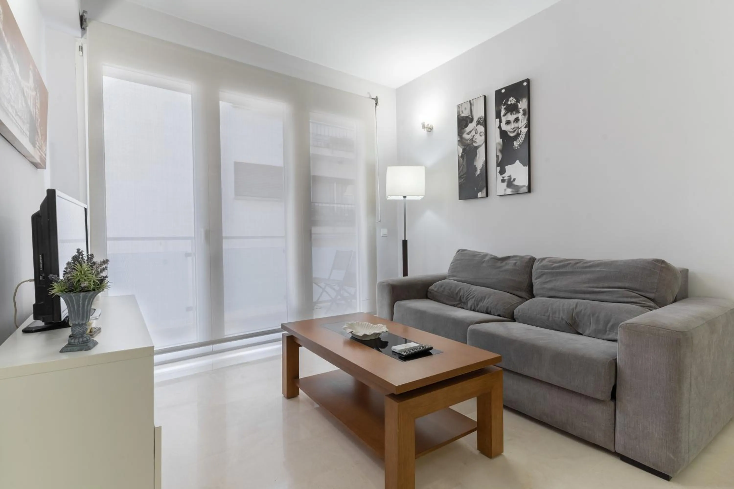 Living room in Apartamentos Castillo by Sur Suites