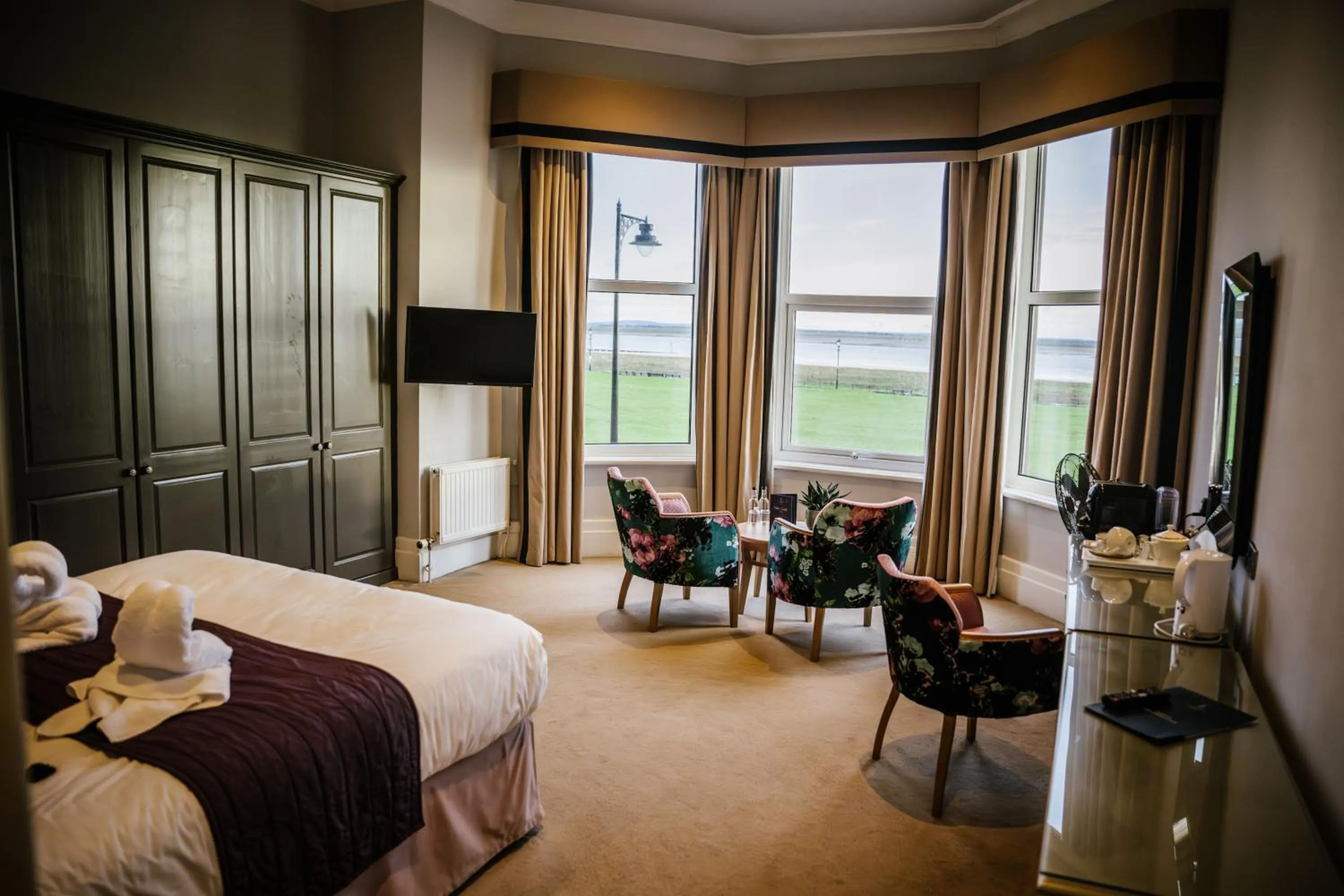 Bed in Clifton Arms Hotel