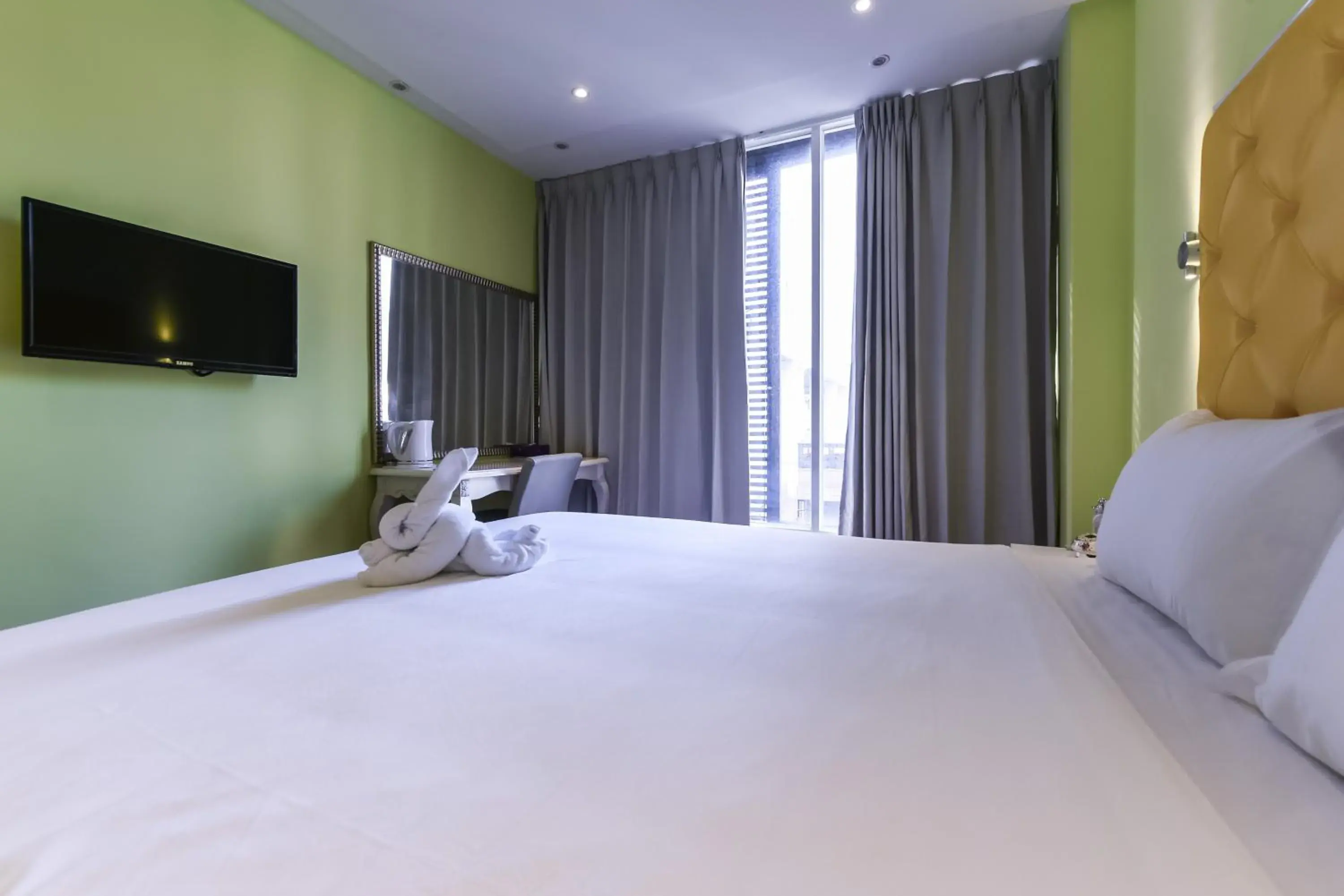 Bedroom, Bed in Lion King Hotel