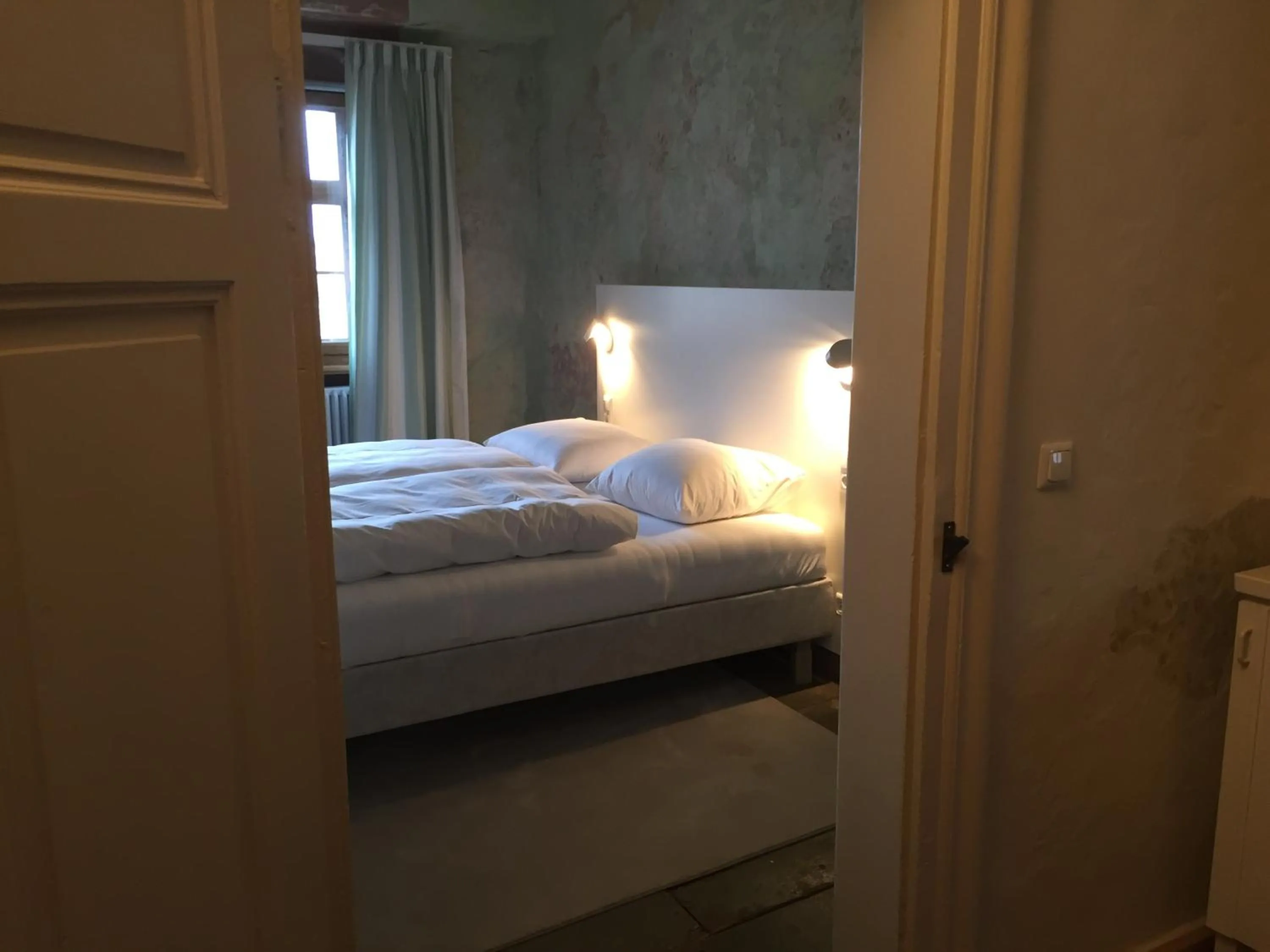 Photo of the whole room, Bed in Hotel David an der Donau