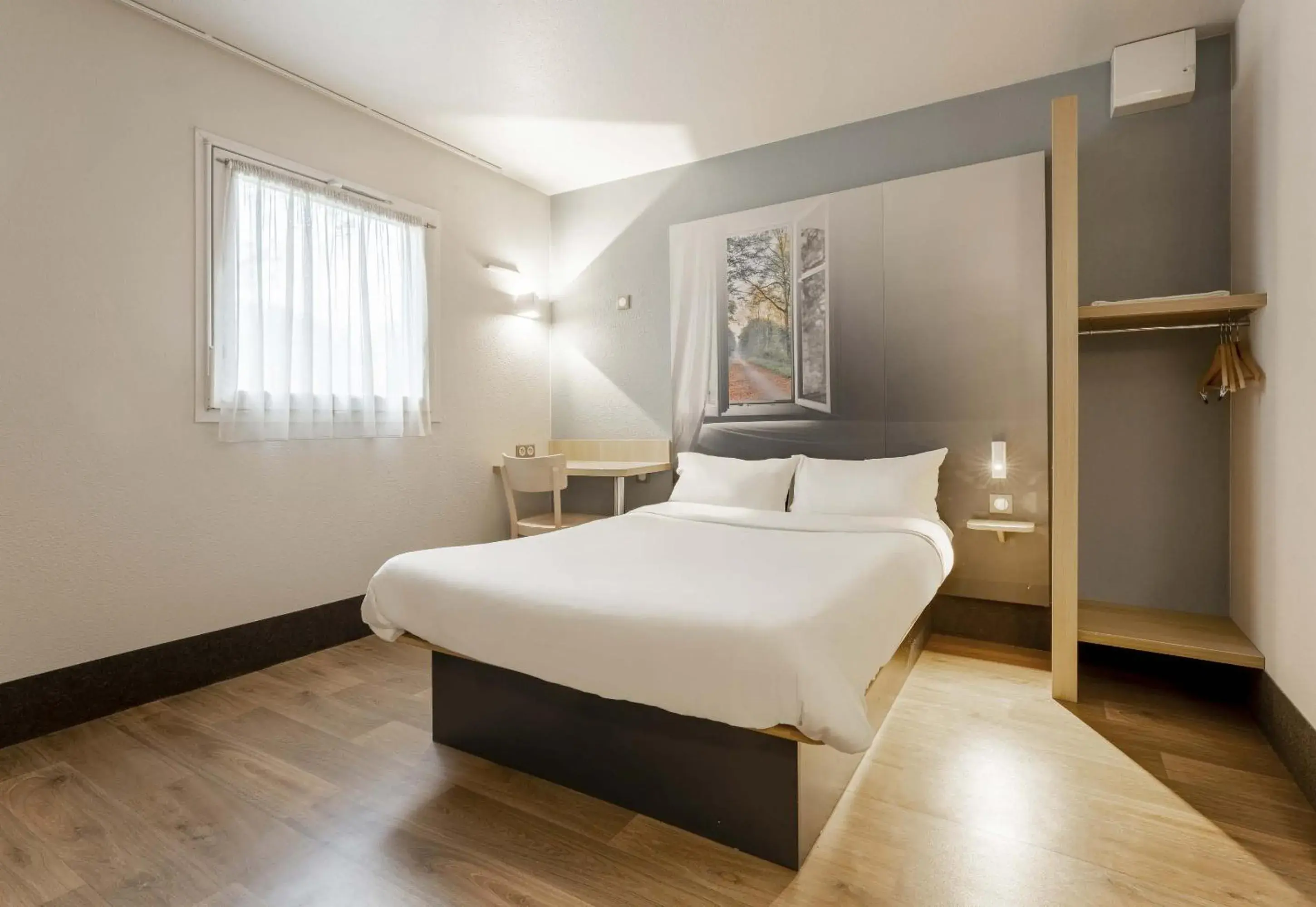 Double Room - Disability Access in B&B HOTEL Douai Parc Des Expos Cuincy Double Room - Disability Access in B&B HOTEL Douai Parc Des Expos Cuincy