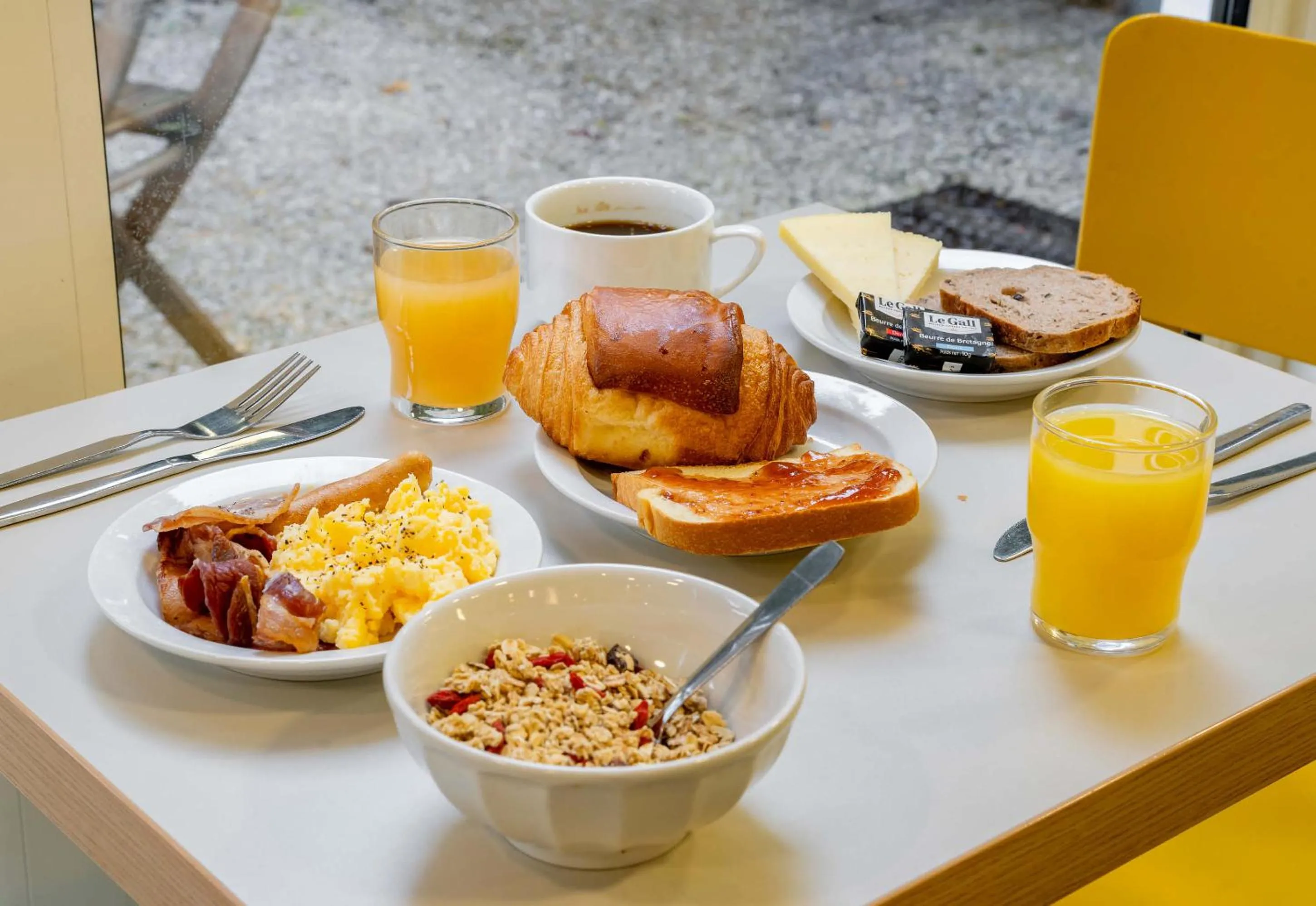 Breakfast in B&B HOTEL Douai Parc Des Expos Cuincy