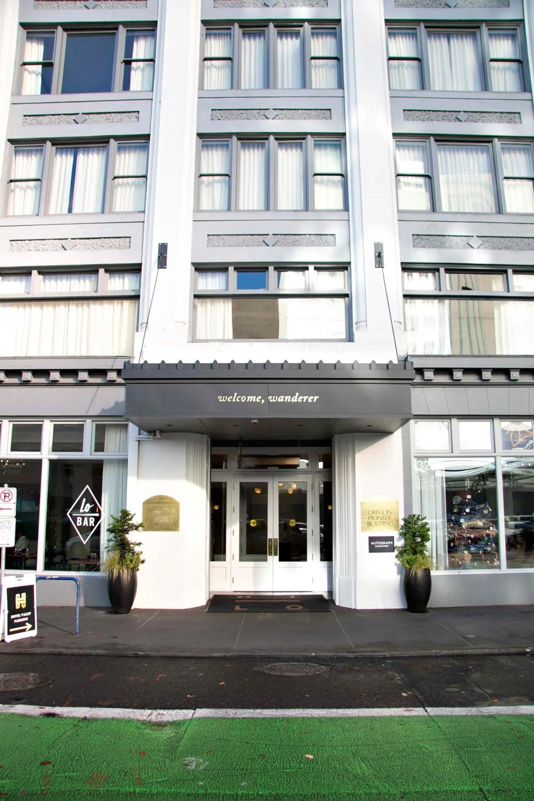 Property building in The Hi-Lo, Autograph Collection