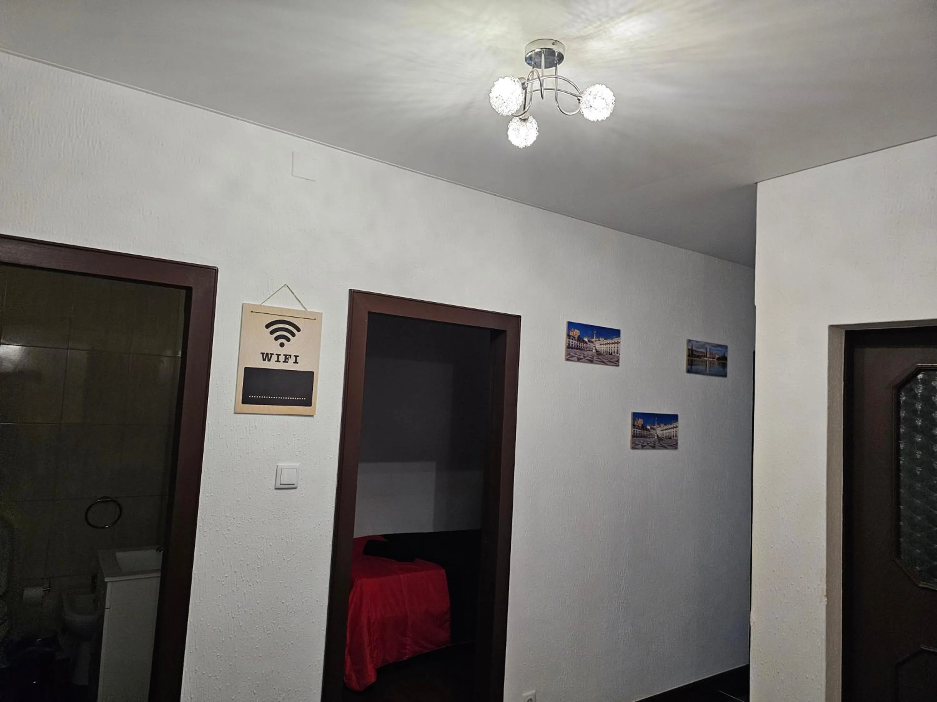 Facade/entrance in Reis Apartment