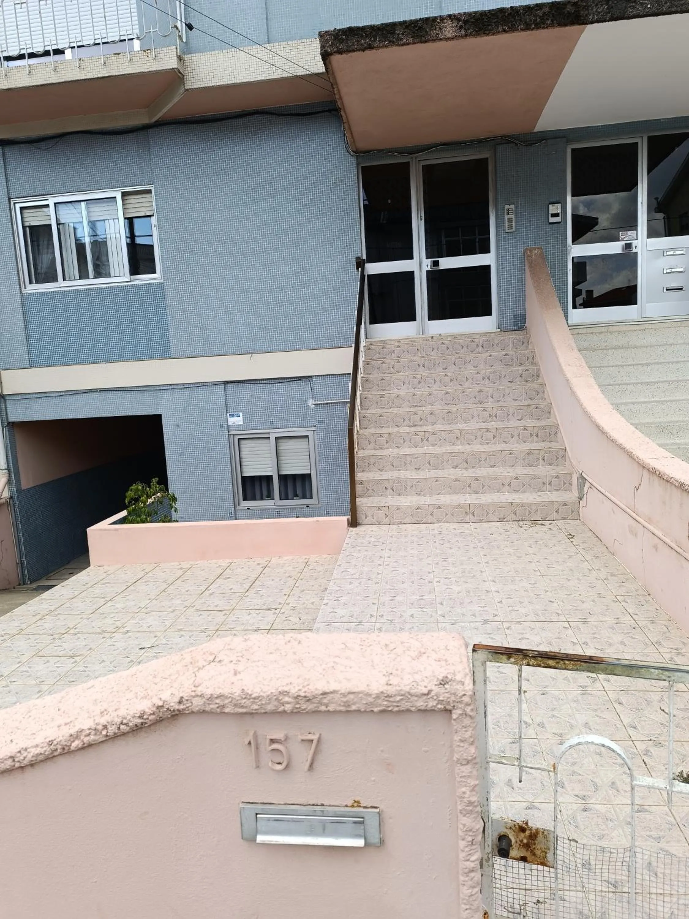 Property building in Reis Apartment