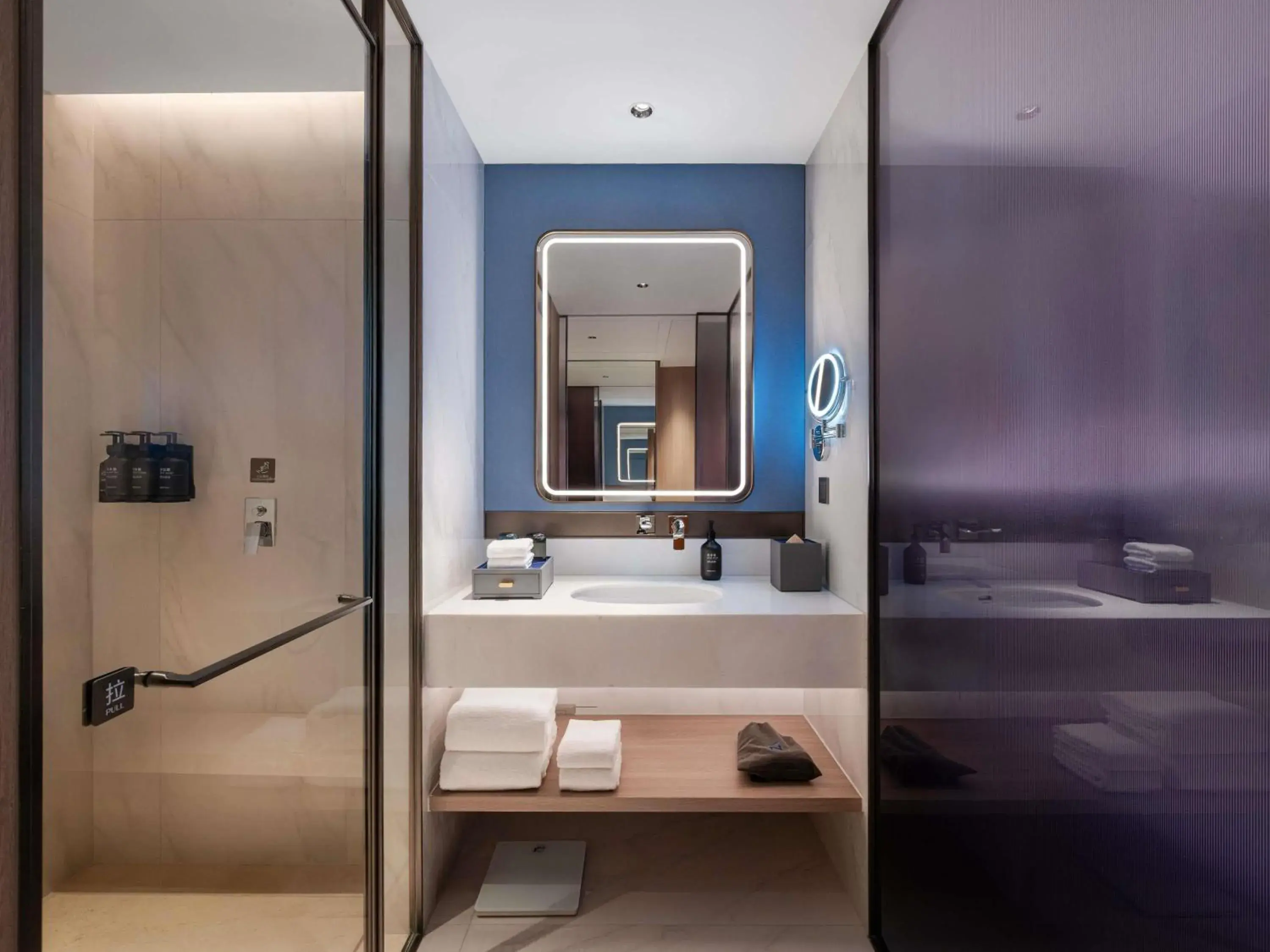 Superior Room with Two Twin Beds in NOVOTEL Zhoushan Luting Superior Room with Two Twin Beds in NOVOTEL Zhoushan Luting