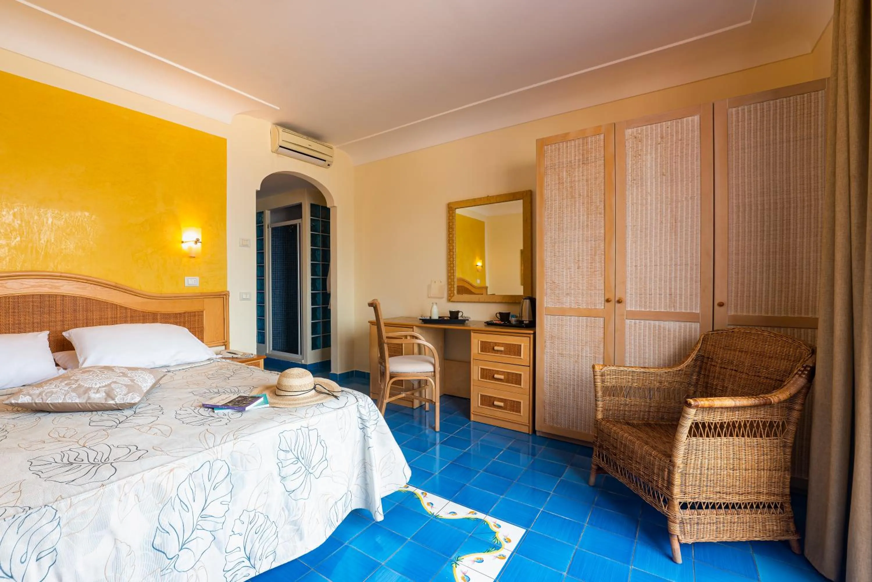 Bed in Hotel Terme Zi Carmela