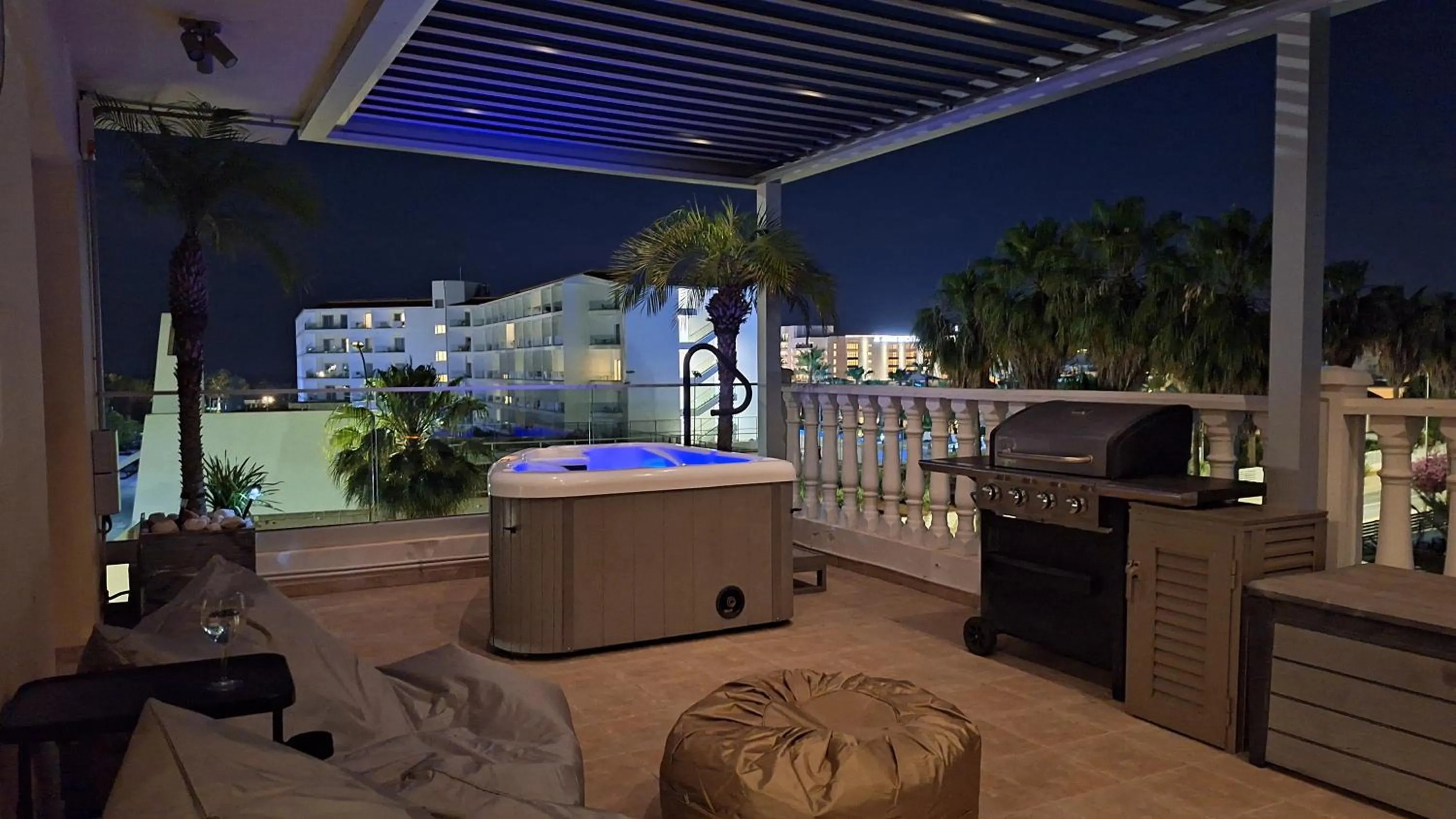 Night in Nissi Golden Sands Paradi