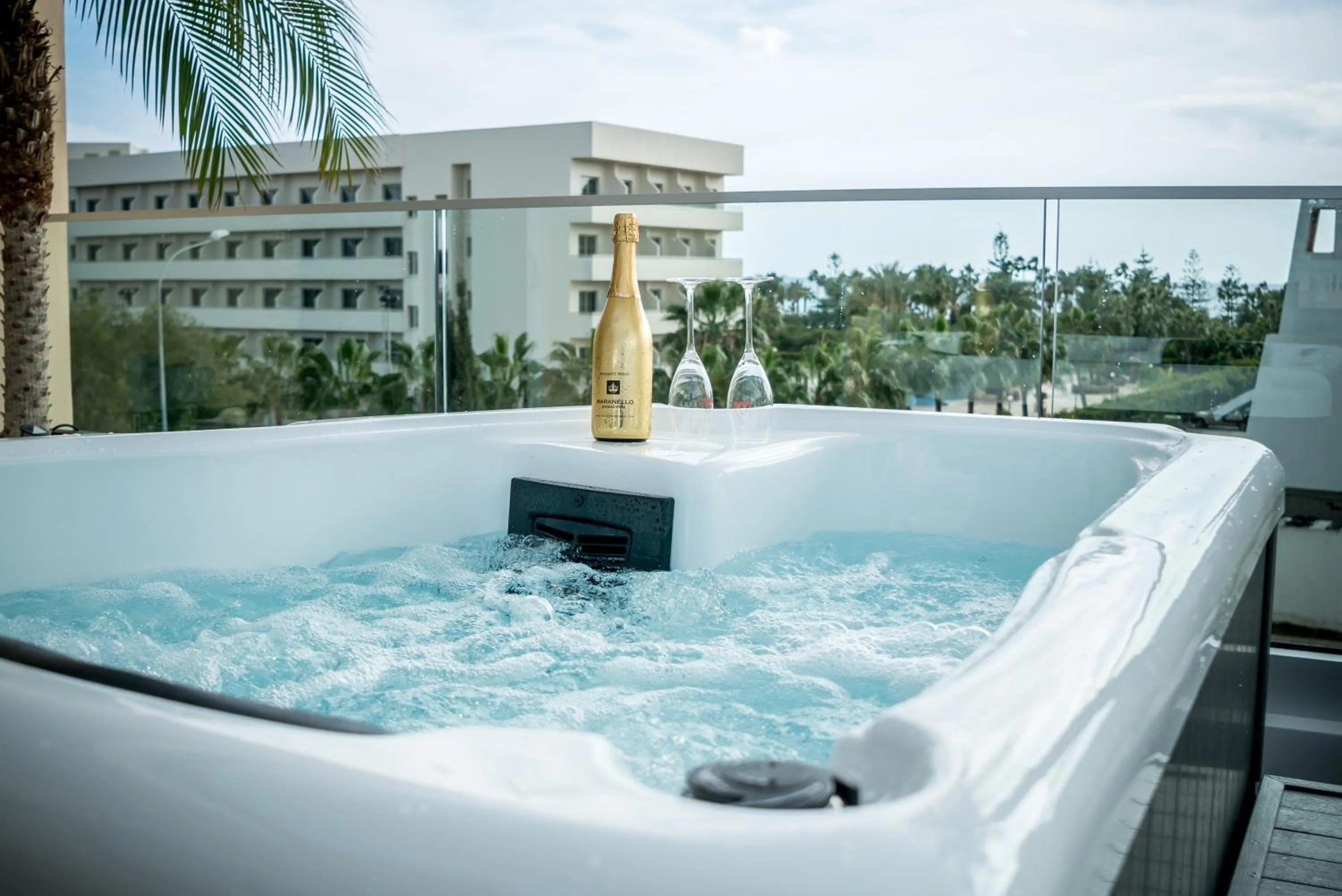 Hot Tub in Nissi Golden Sands Paradi