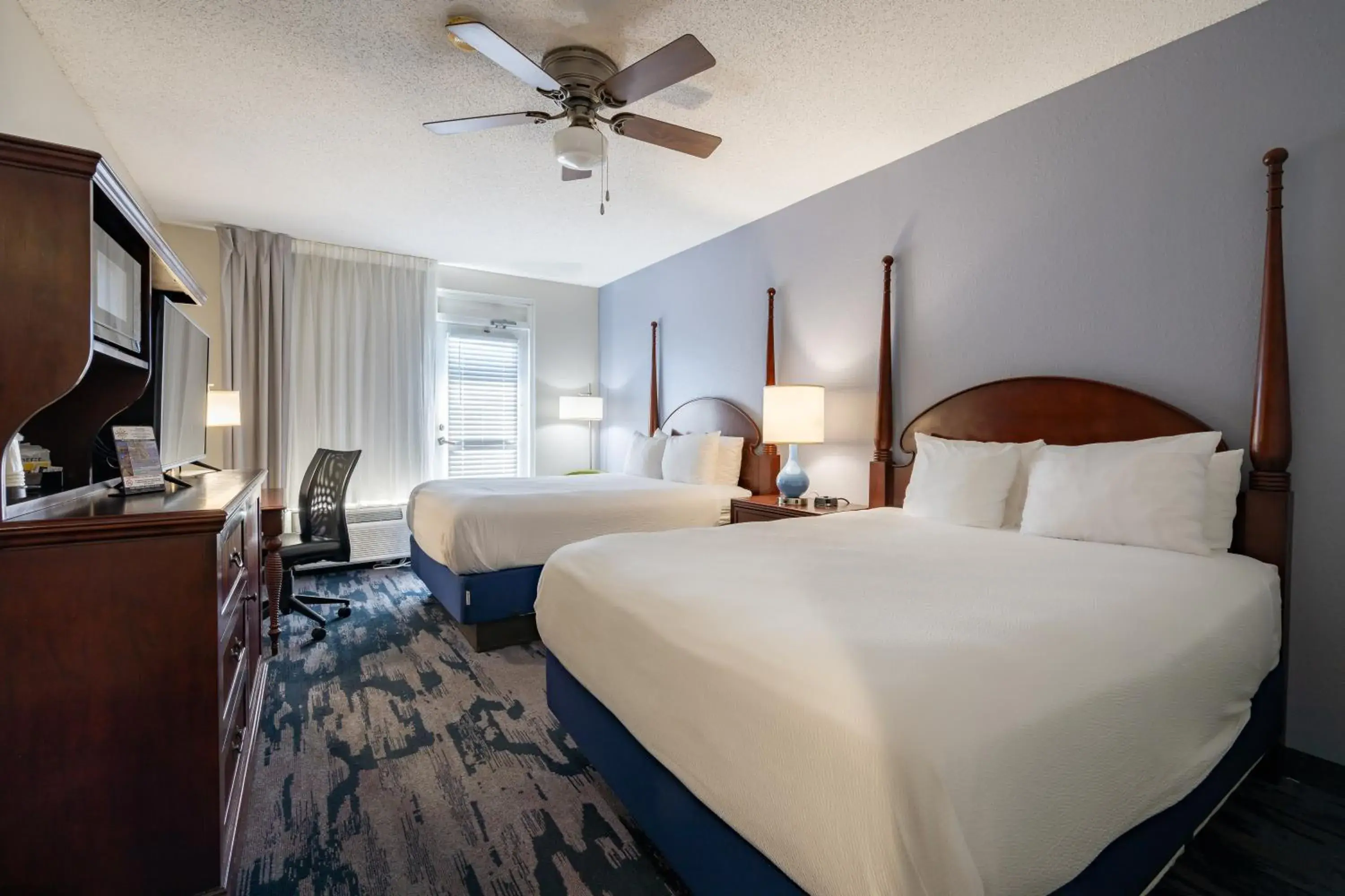 Balcony/Terrace, Bed in SummerPlace Inn Balcony/Terrace, Bed in SummerPlace Inn