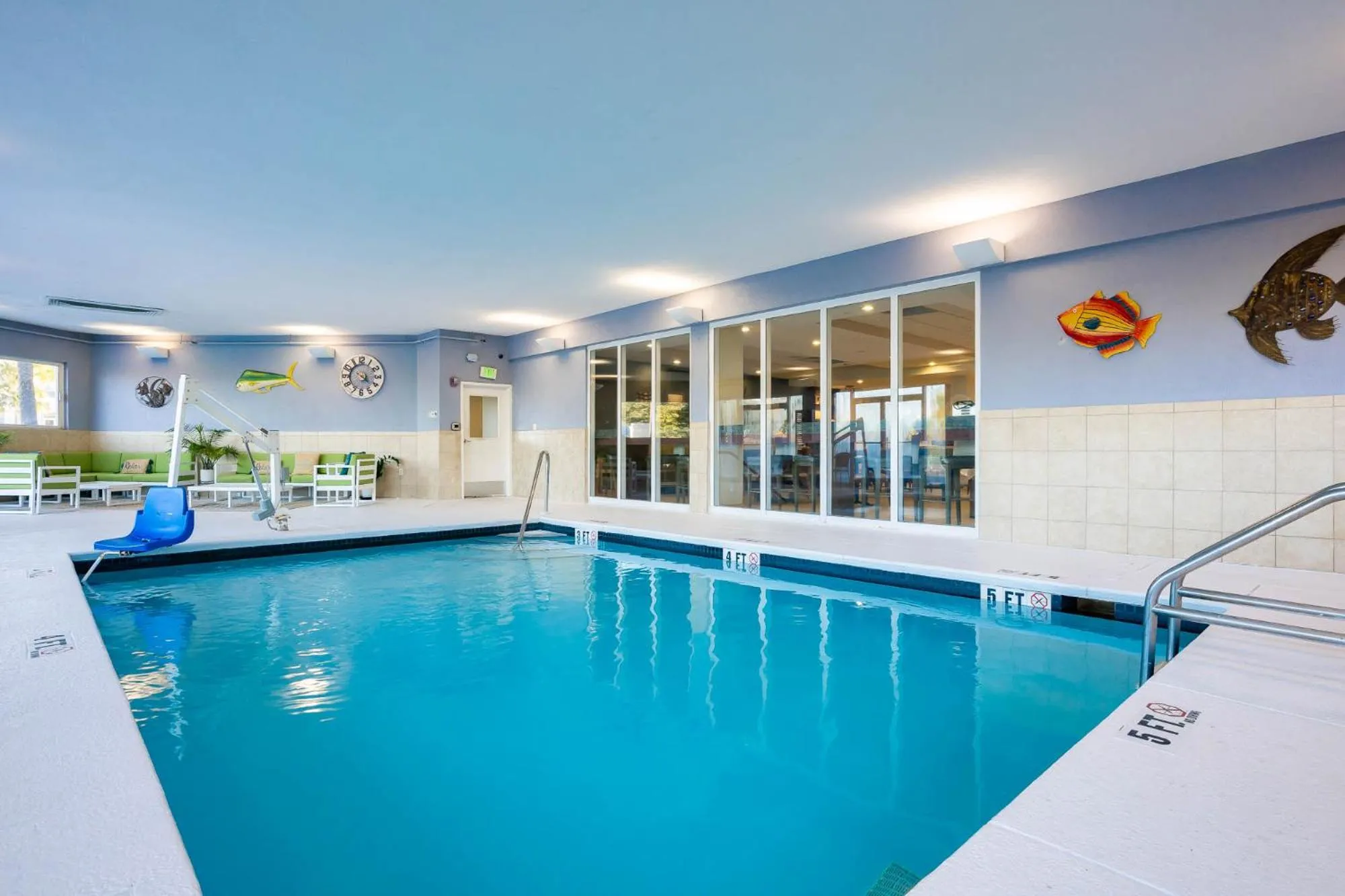 Swimming pool in SummerPlace Inn