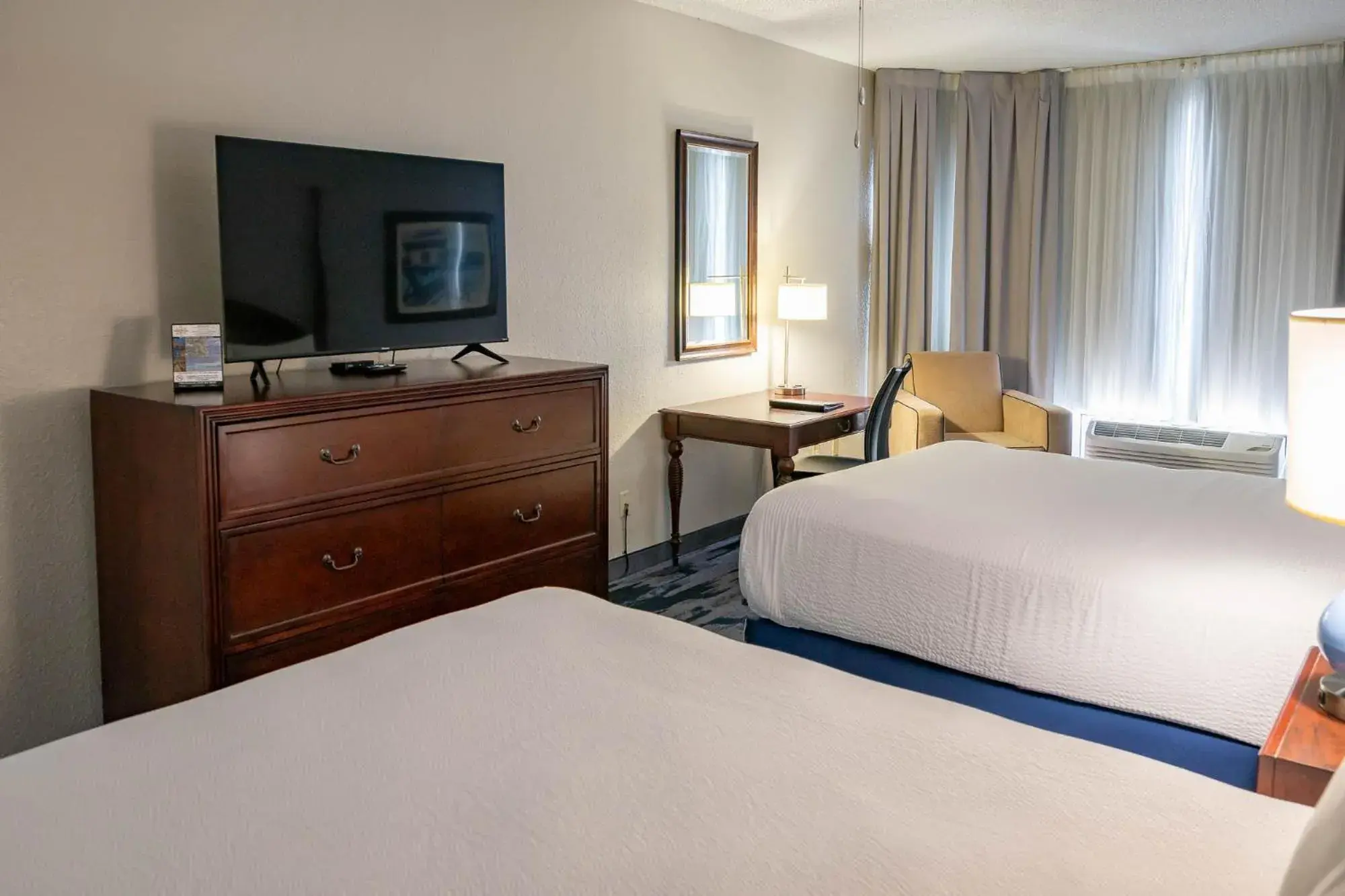 Bed in SummerPlace Inn Bed in SummerPlace Inn