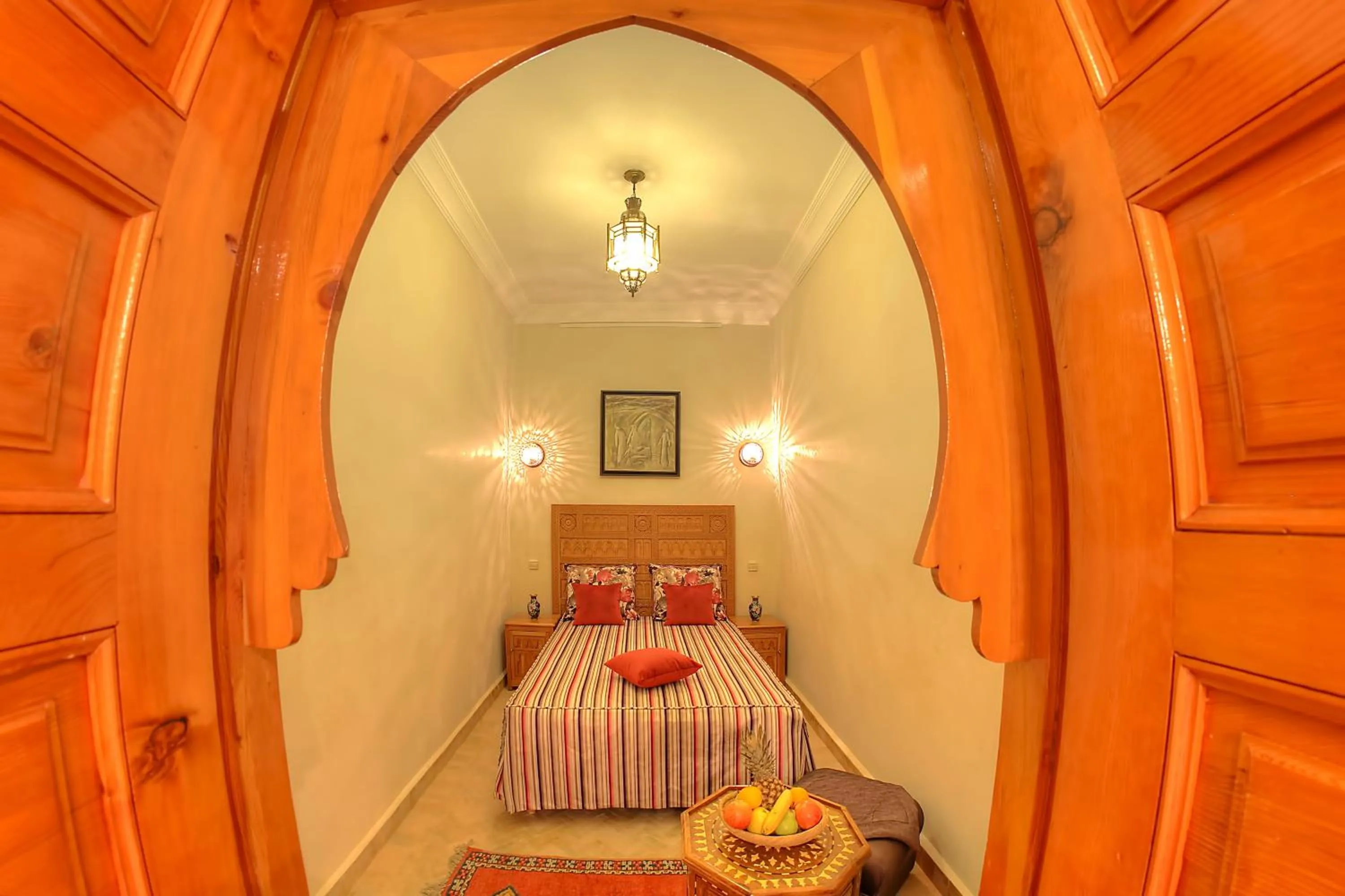 Photo of the whole room, Bed in Dar Tasnime