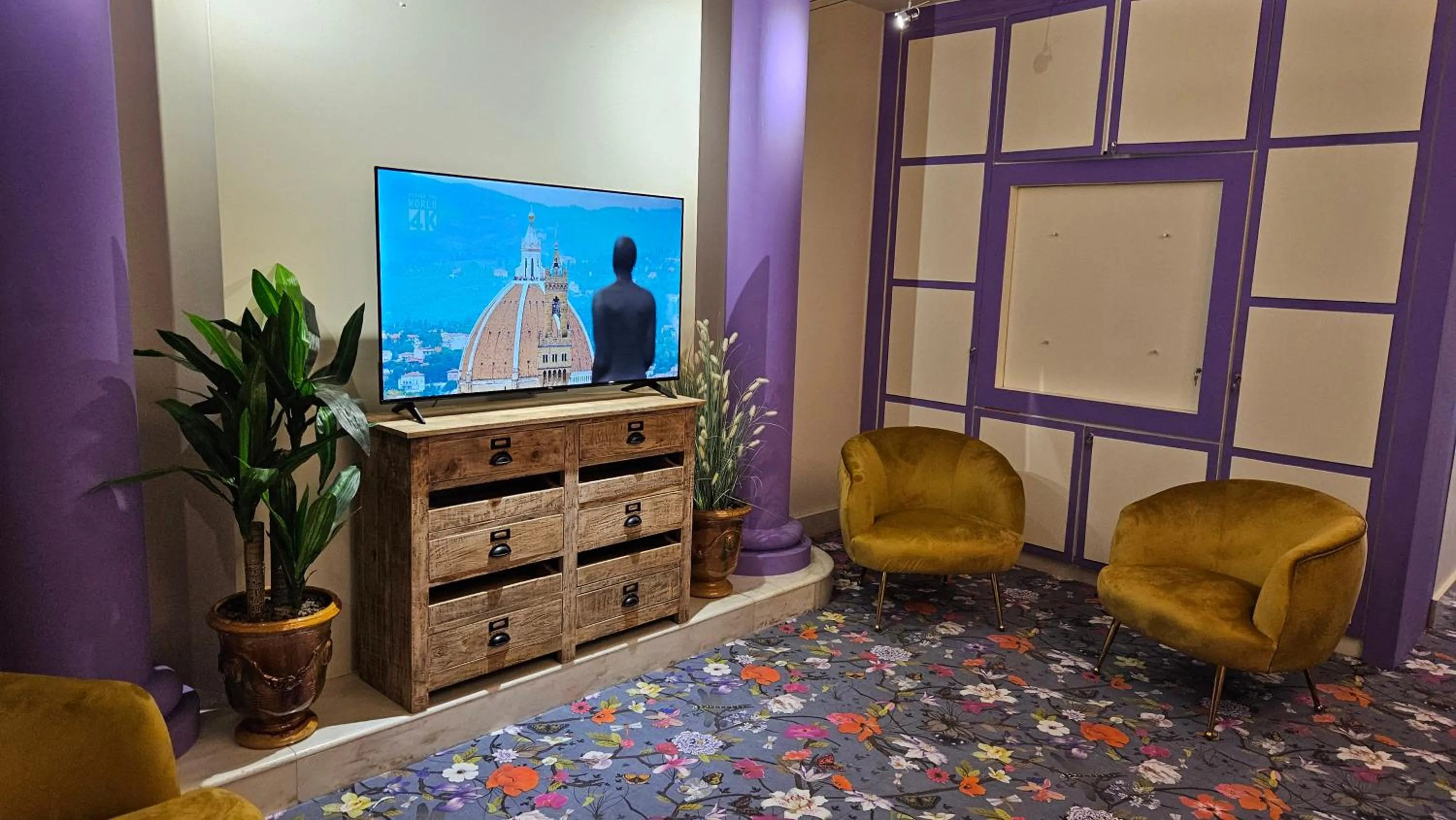 TV and multimedia in Select Executive Residence