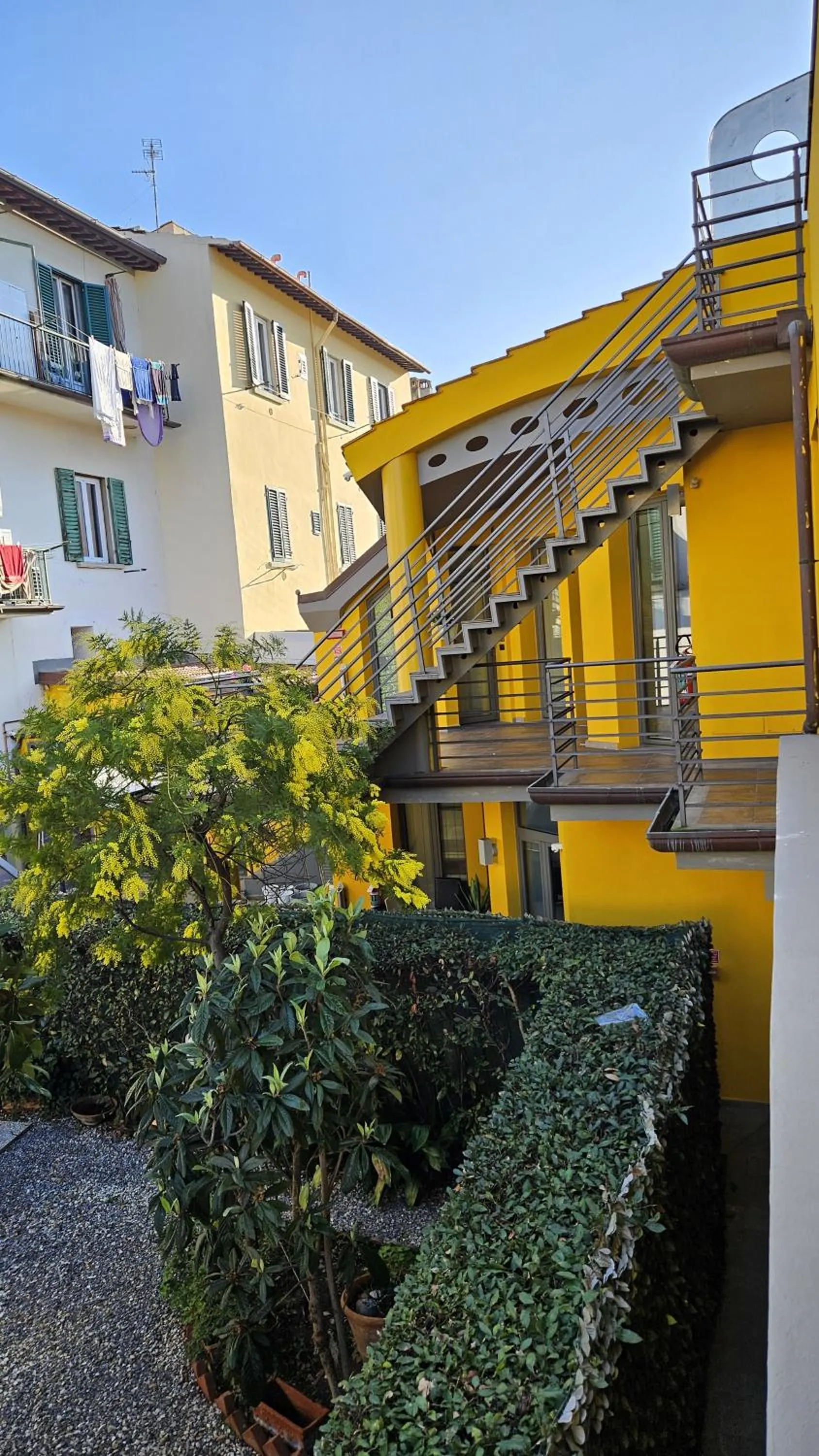 Inner courtyard view in Select Executive Residence