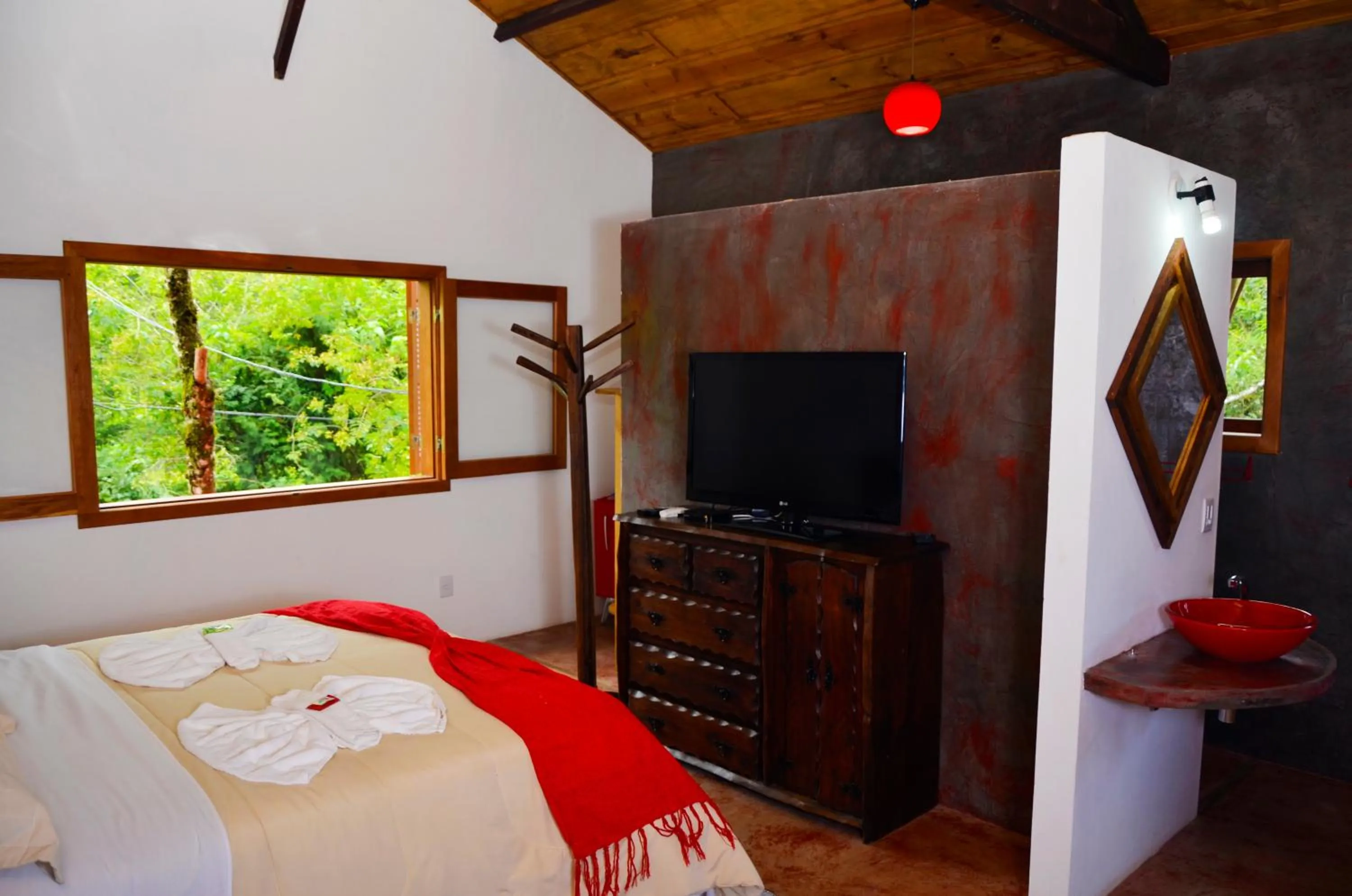 Photo of the whole room, Bed in Pousada Silvestre
