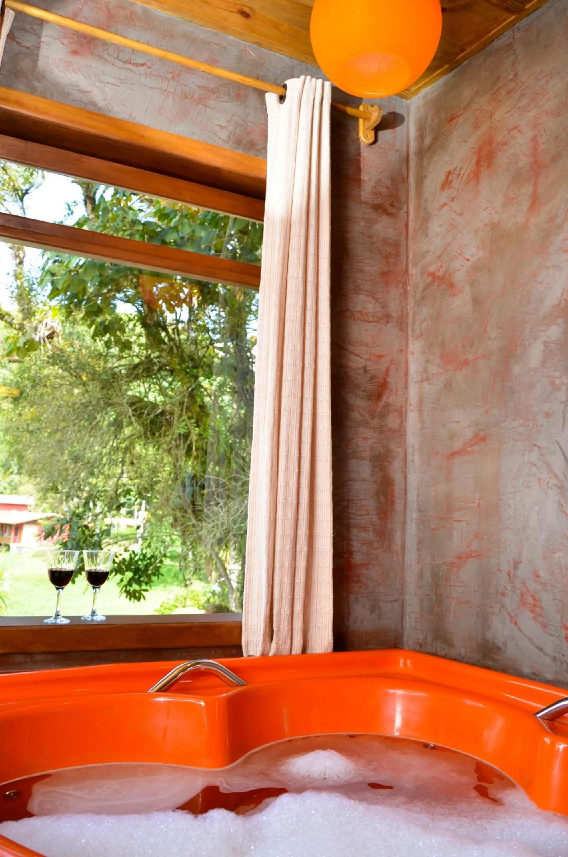 Hot Tub, Bed in Pousada Silvestre