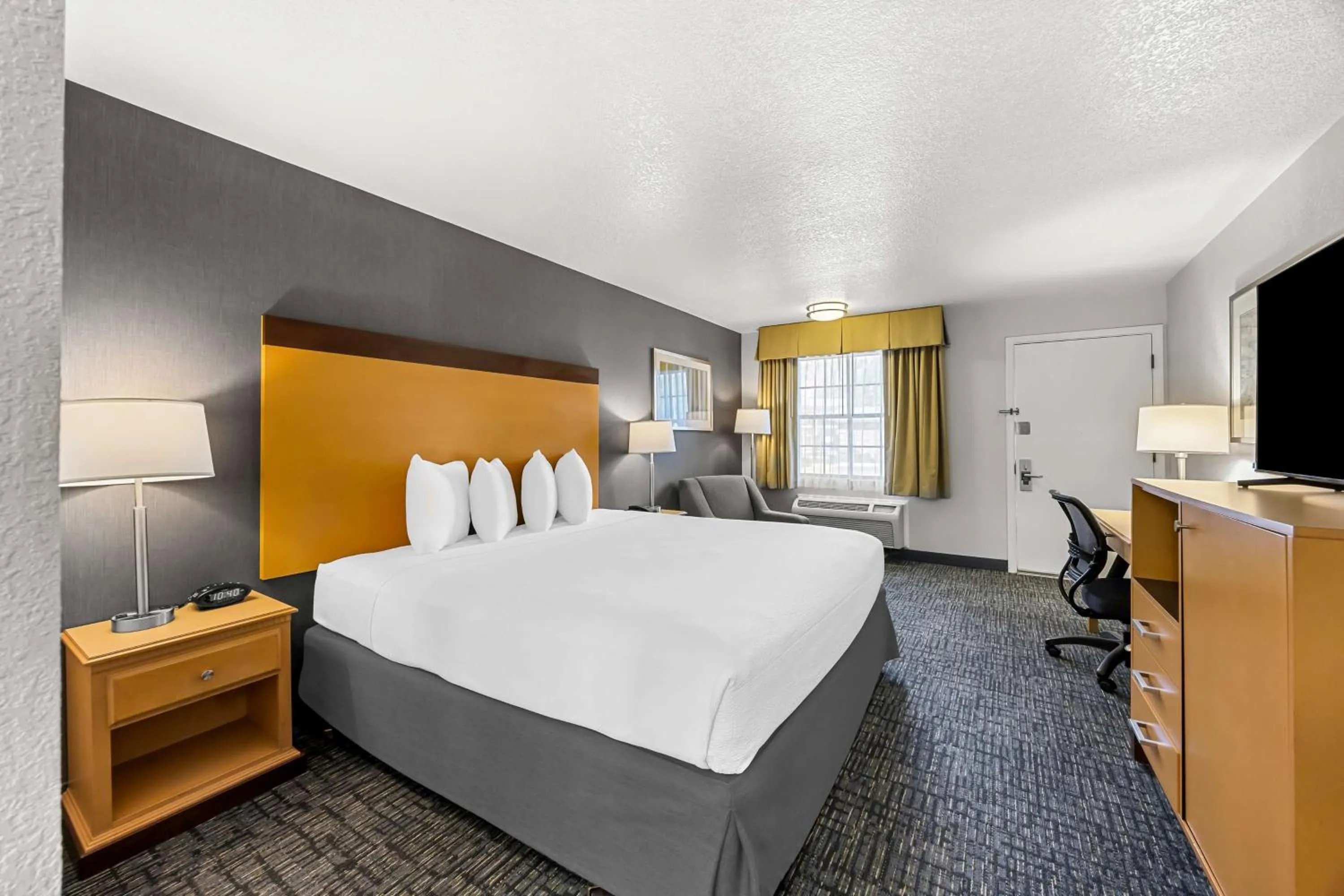 Bedroom, Bed in Best Western Horizon Inn