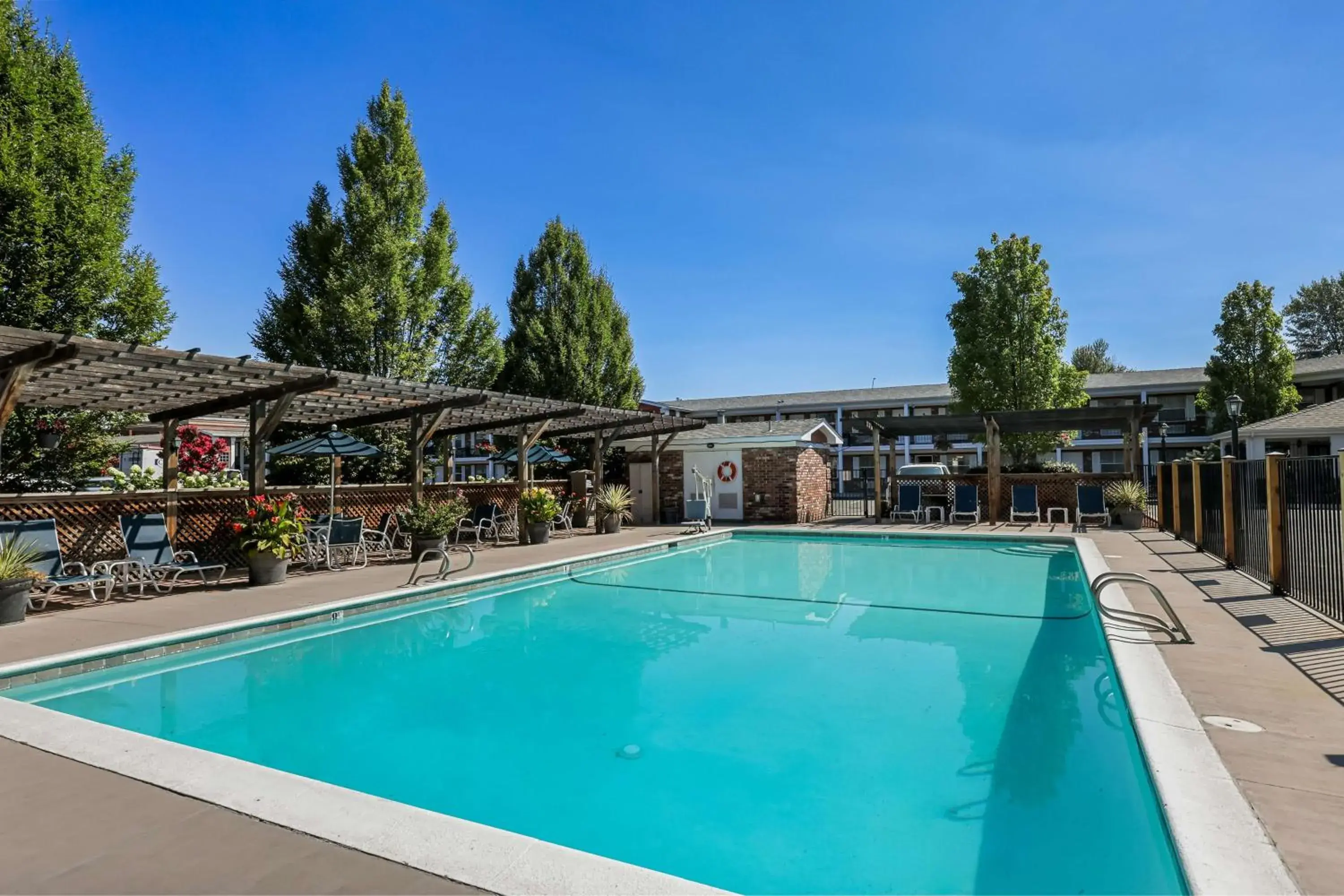 Pool view in Best Western Horizon Inn Pool view in Best Western Horizon Inn