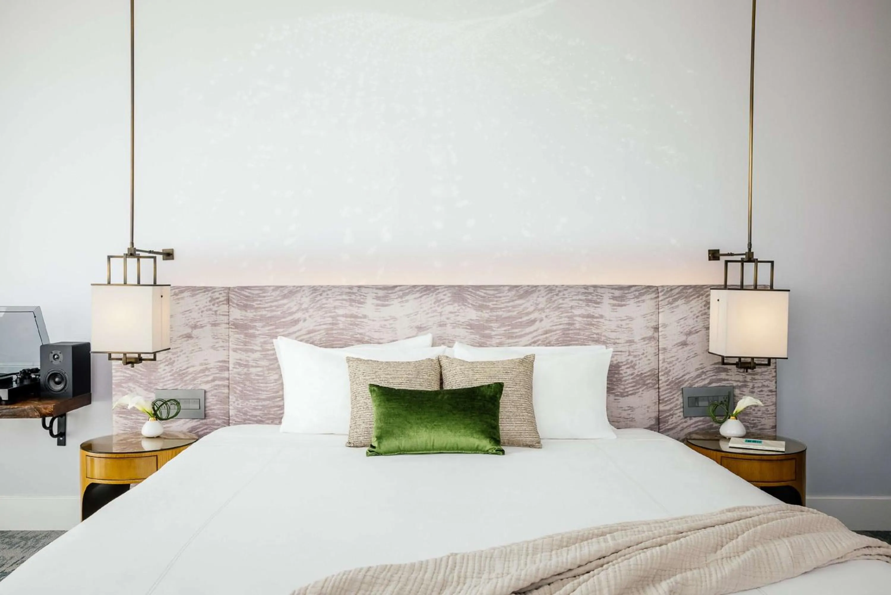 Bedroom, Bed in Dream Hollywood, by Hyatt