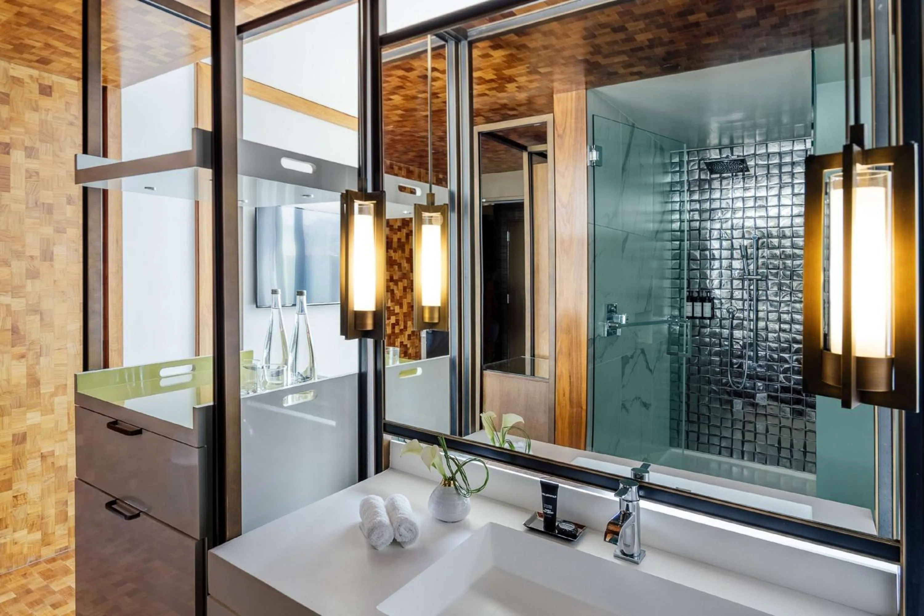 Bathroom in Dream Hollywood, by Hyatt