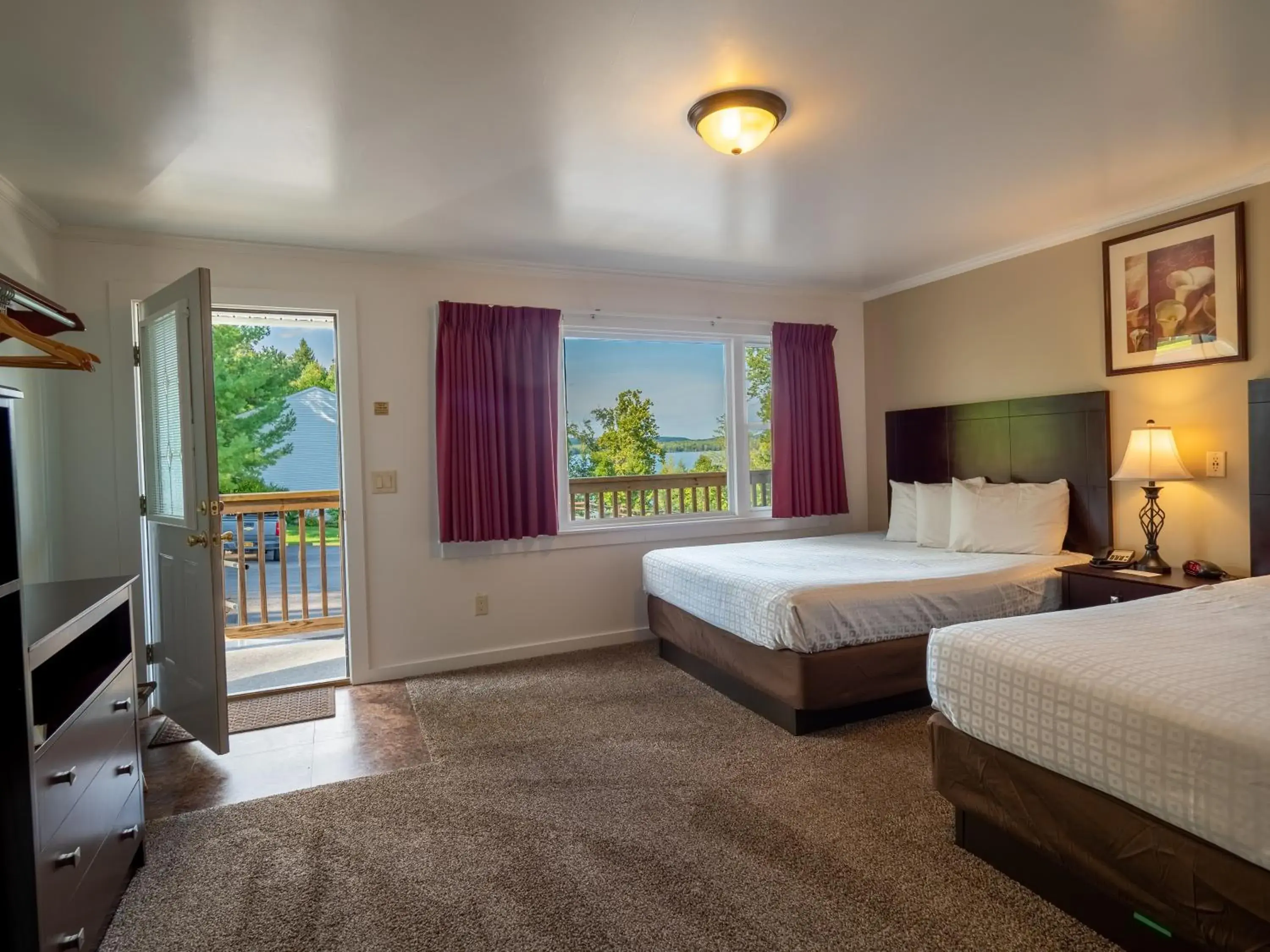 Queen Room with Two Queen Beds in Lake 'N Pines Motel Queen Room with Two Queen Beds in Lake 'N Pines Motel