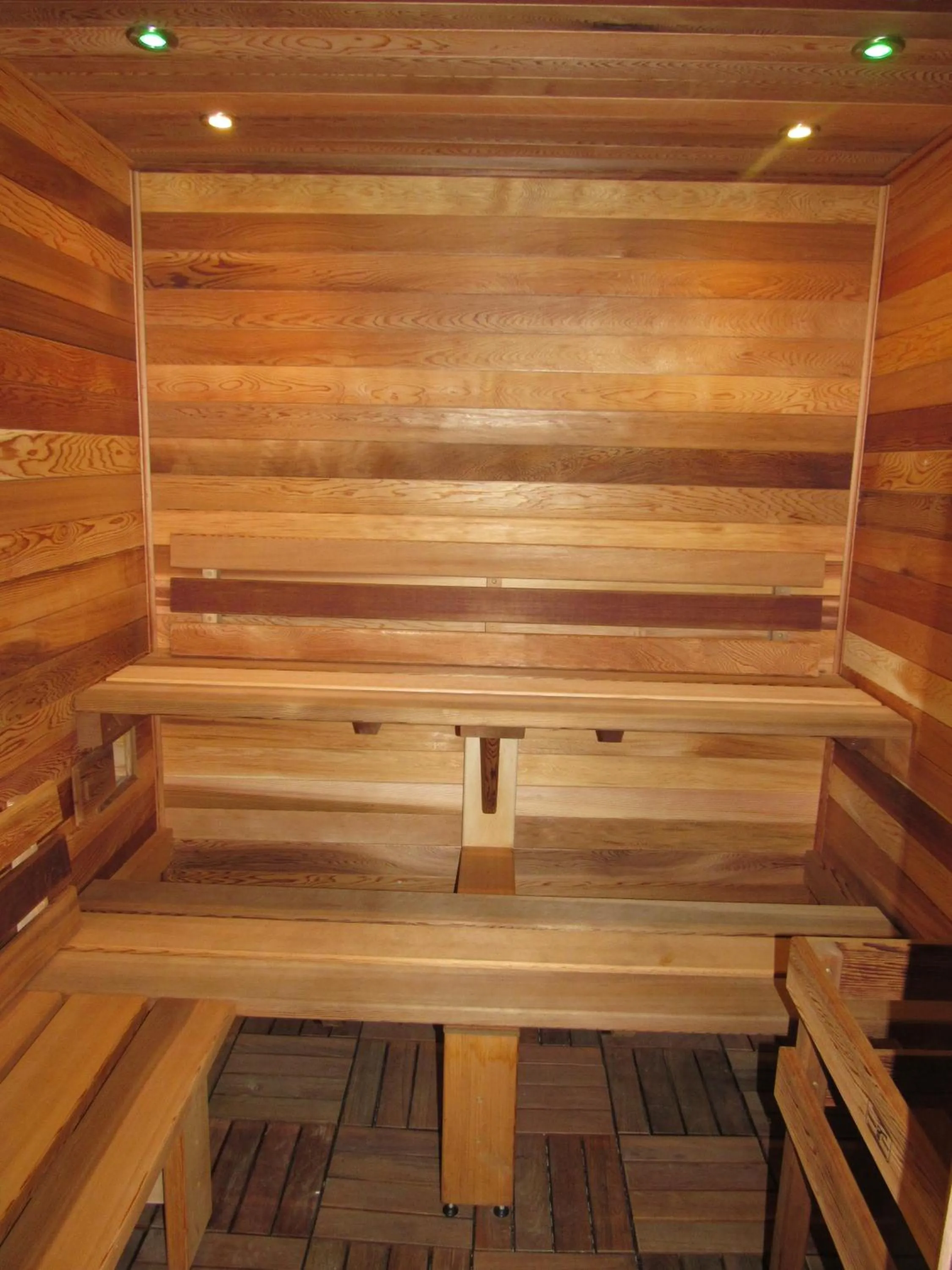 Sauna in Lake 'N Pines Motel