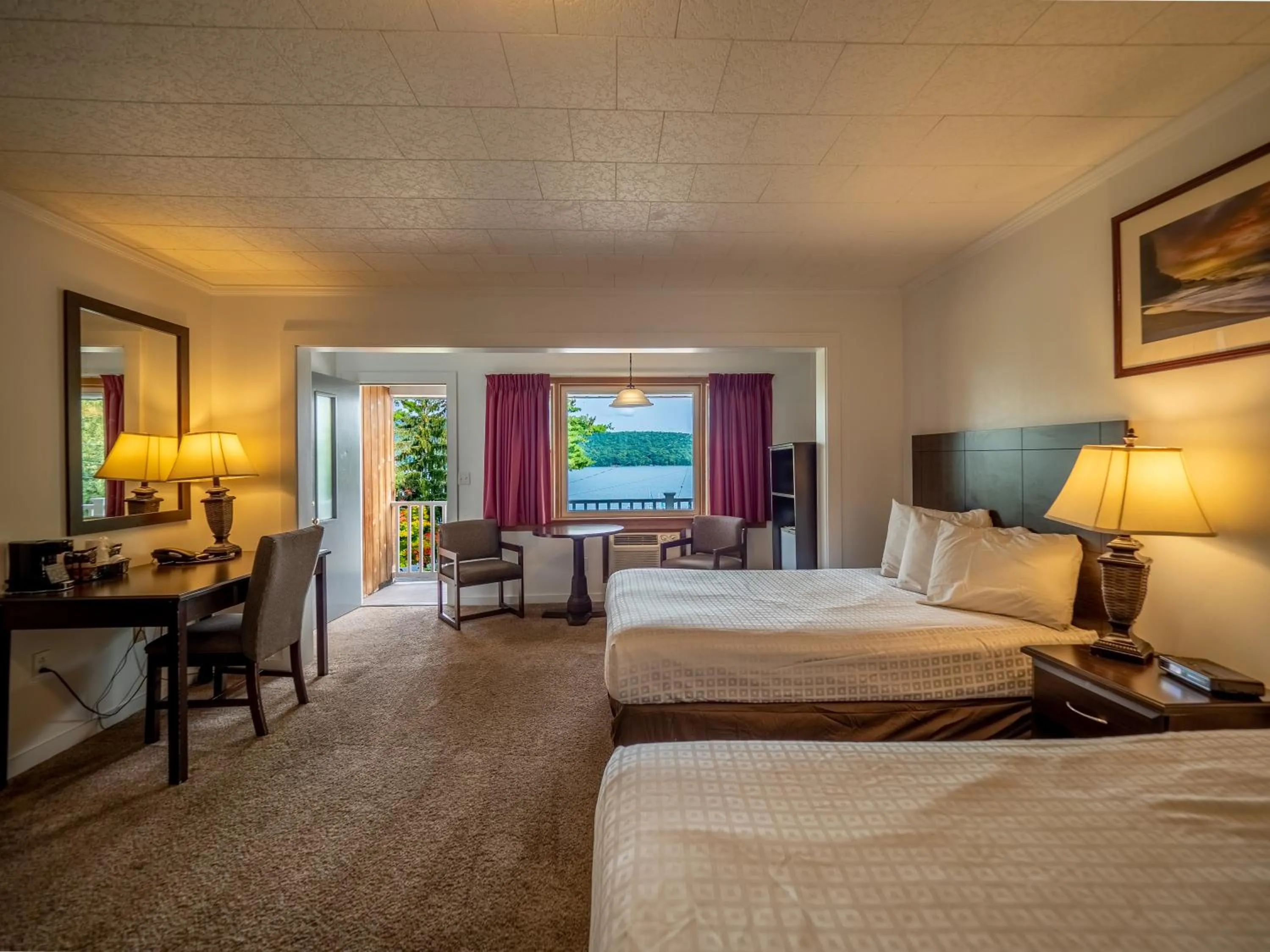 Photo of the whole room, Bed in Lake 'N Pines Motel