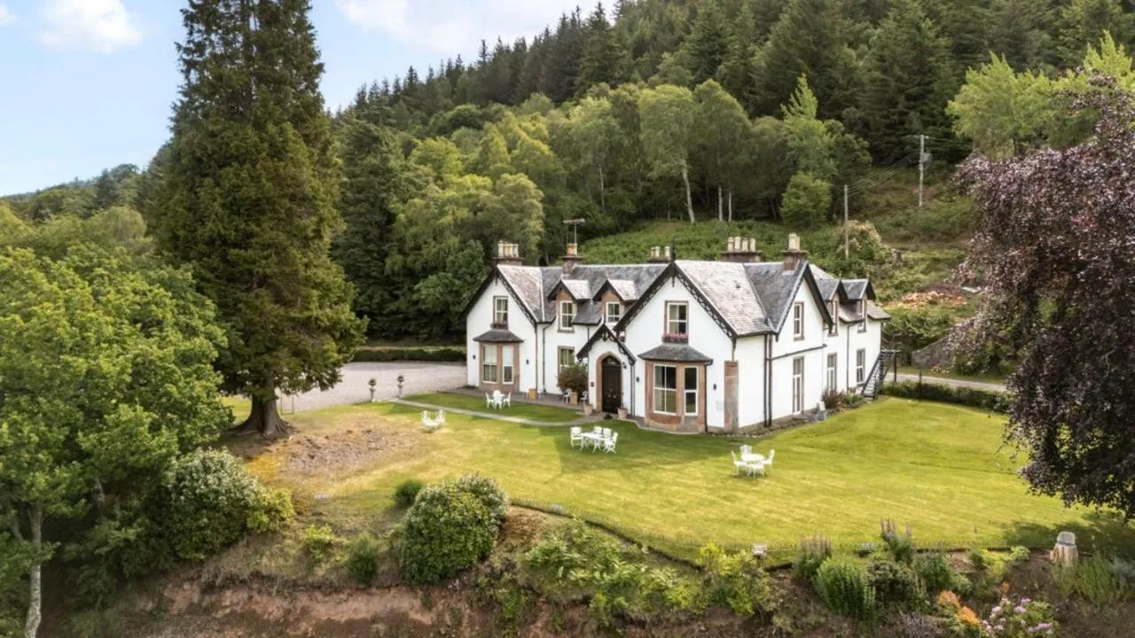 Foyers Lodge