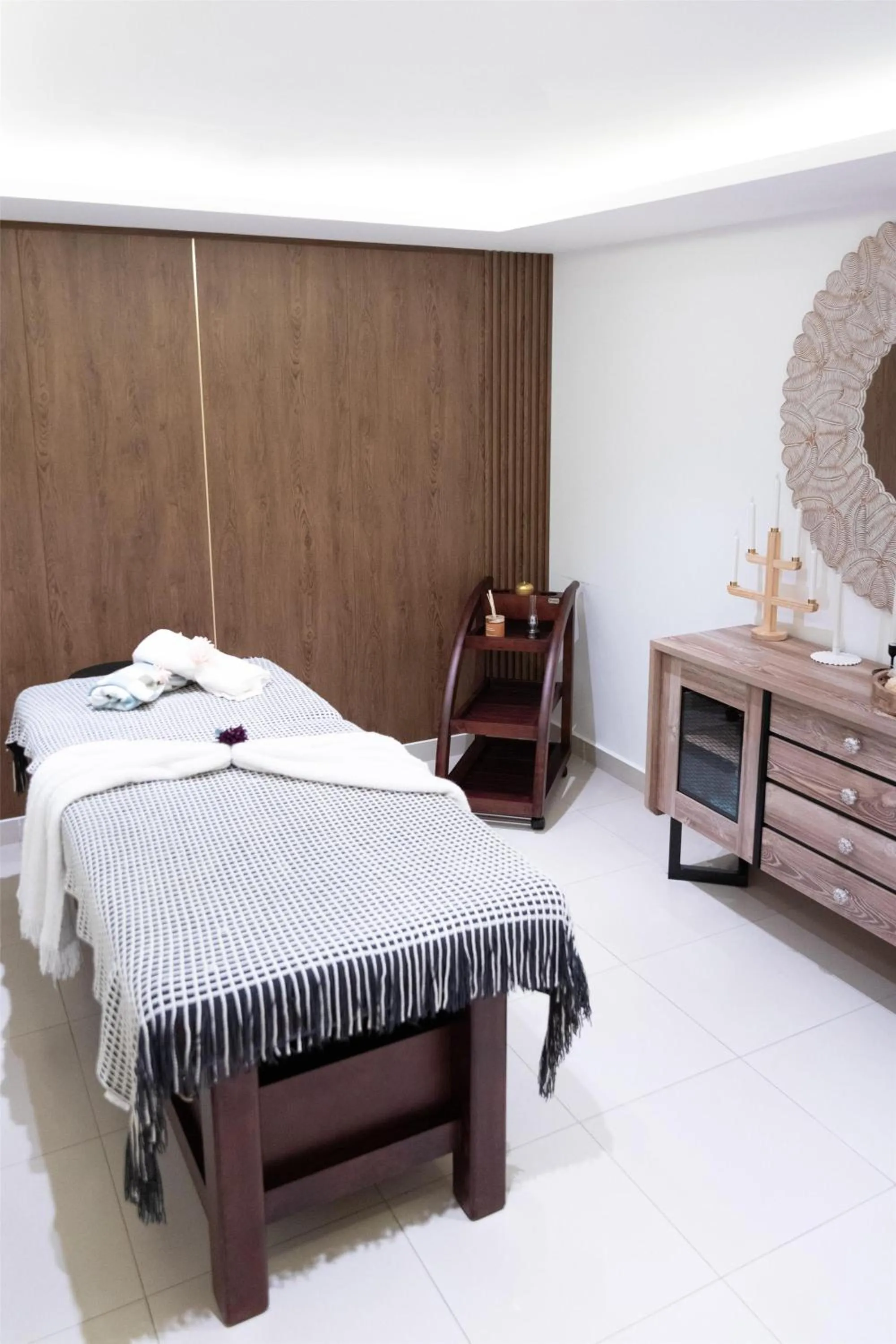 Spa and wellness centre/facilities, Bed in Levatio Suites Muscat, a member of Radisson Individuals