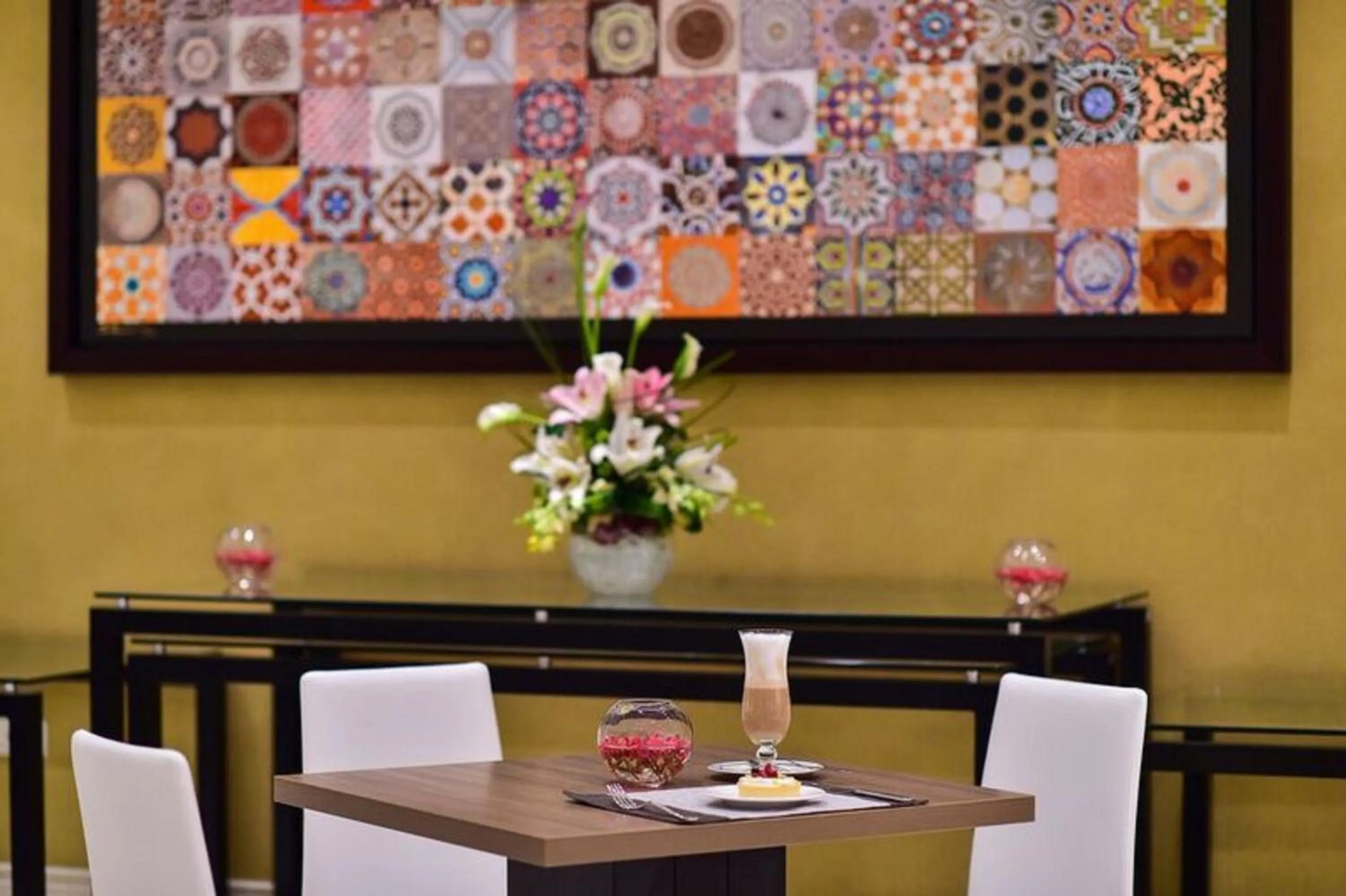 Restaurant/places to eat in Simaisma A Murwab Resort