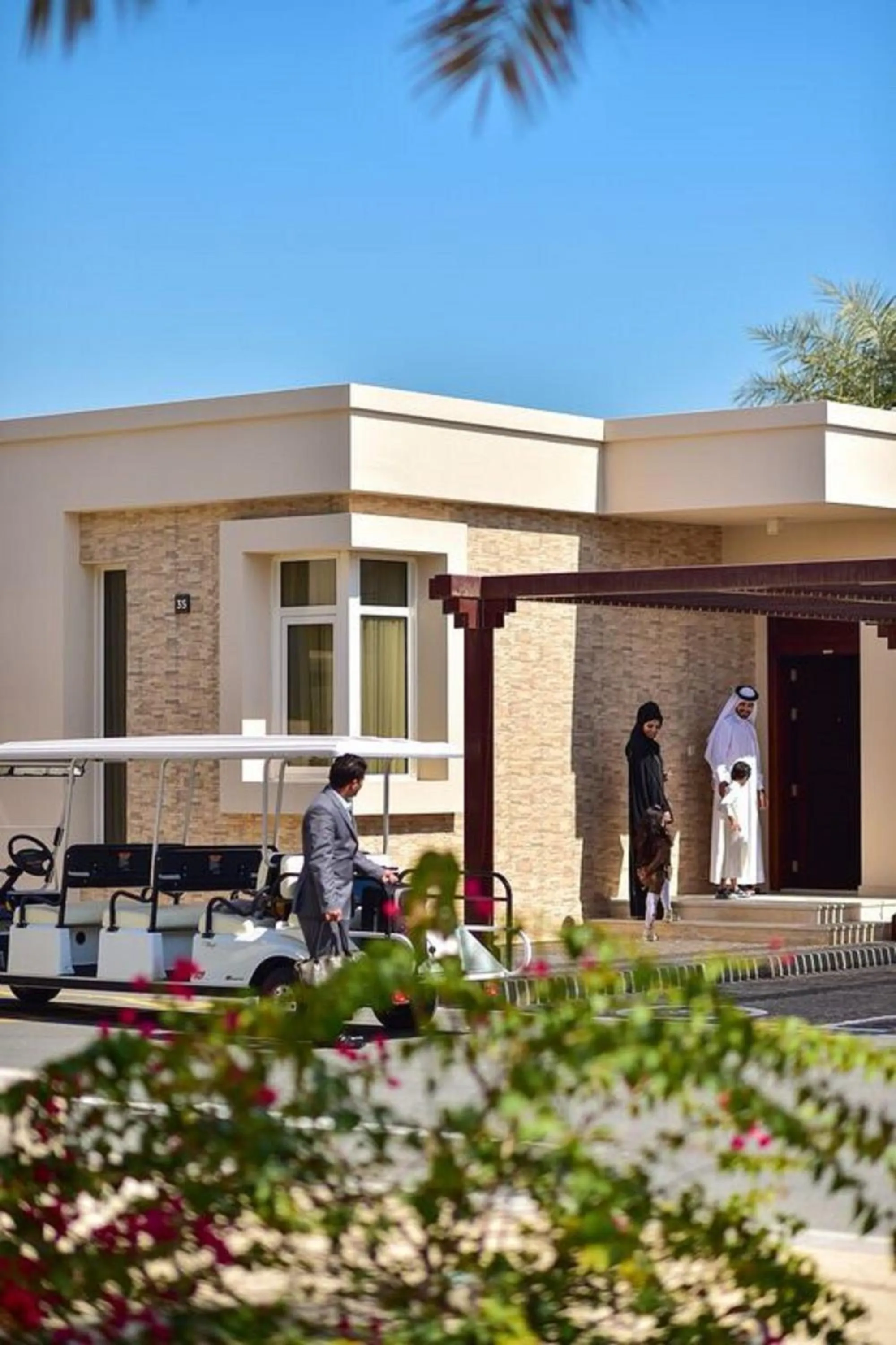 group of guests in Simaisma A Murwab Resort