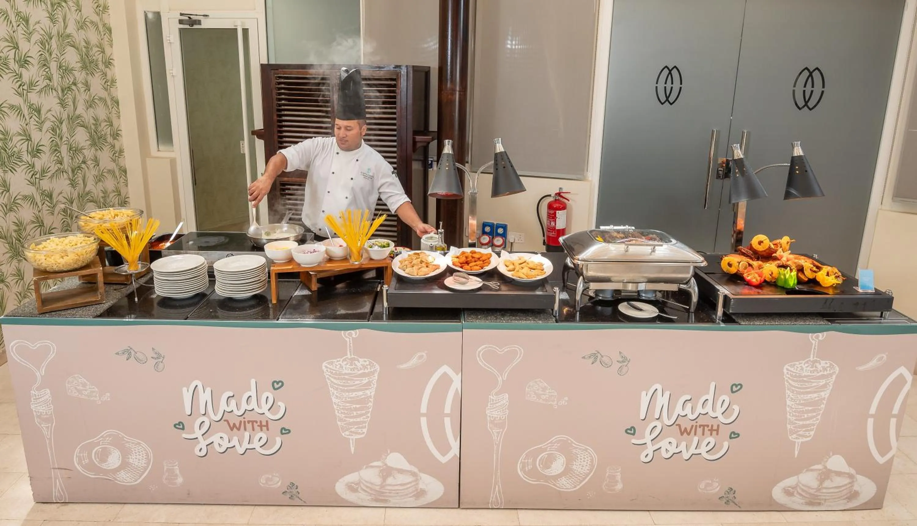 Restaurant/places to eat in Simaisma A Murwab Resort