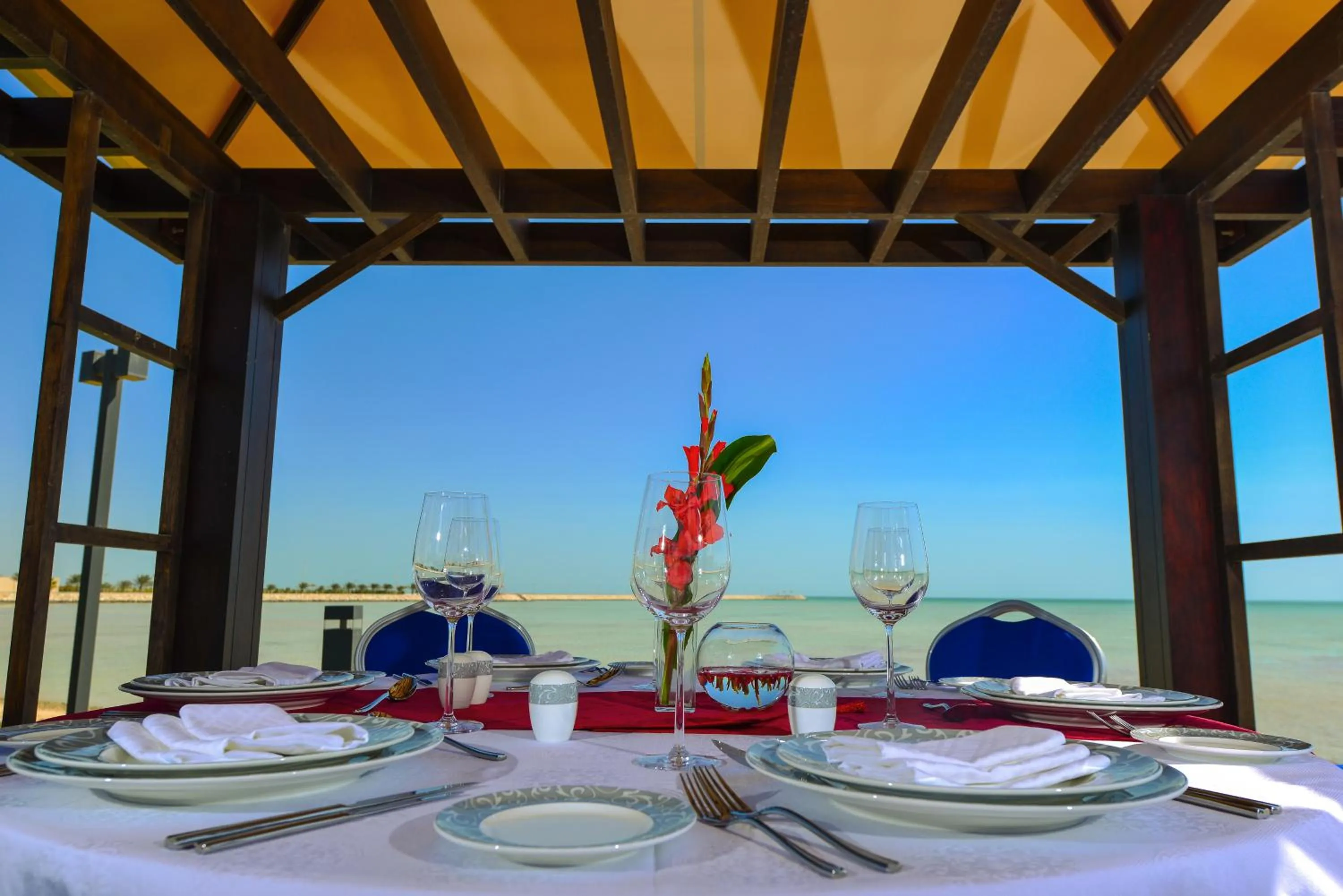 Restaurant/places to eat in Simaisma A Murwab Resort