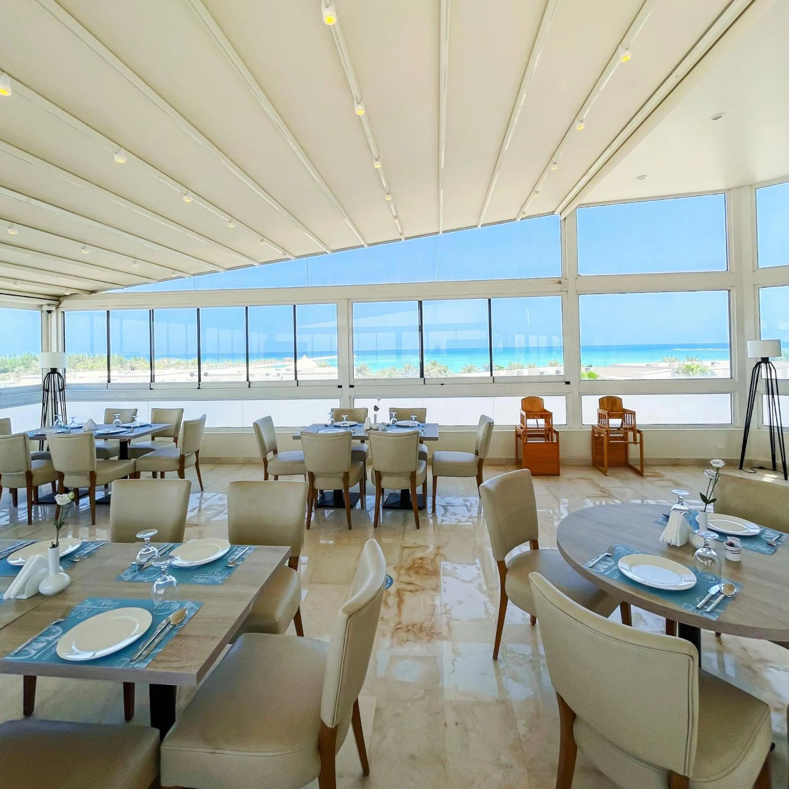 Restaurant/places to eat in Simaisma A Murwab Resort