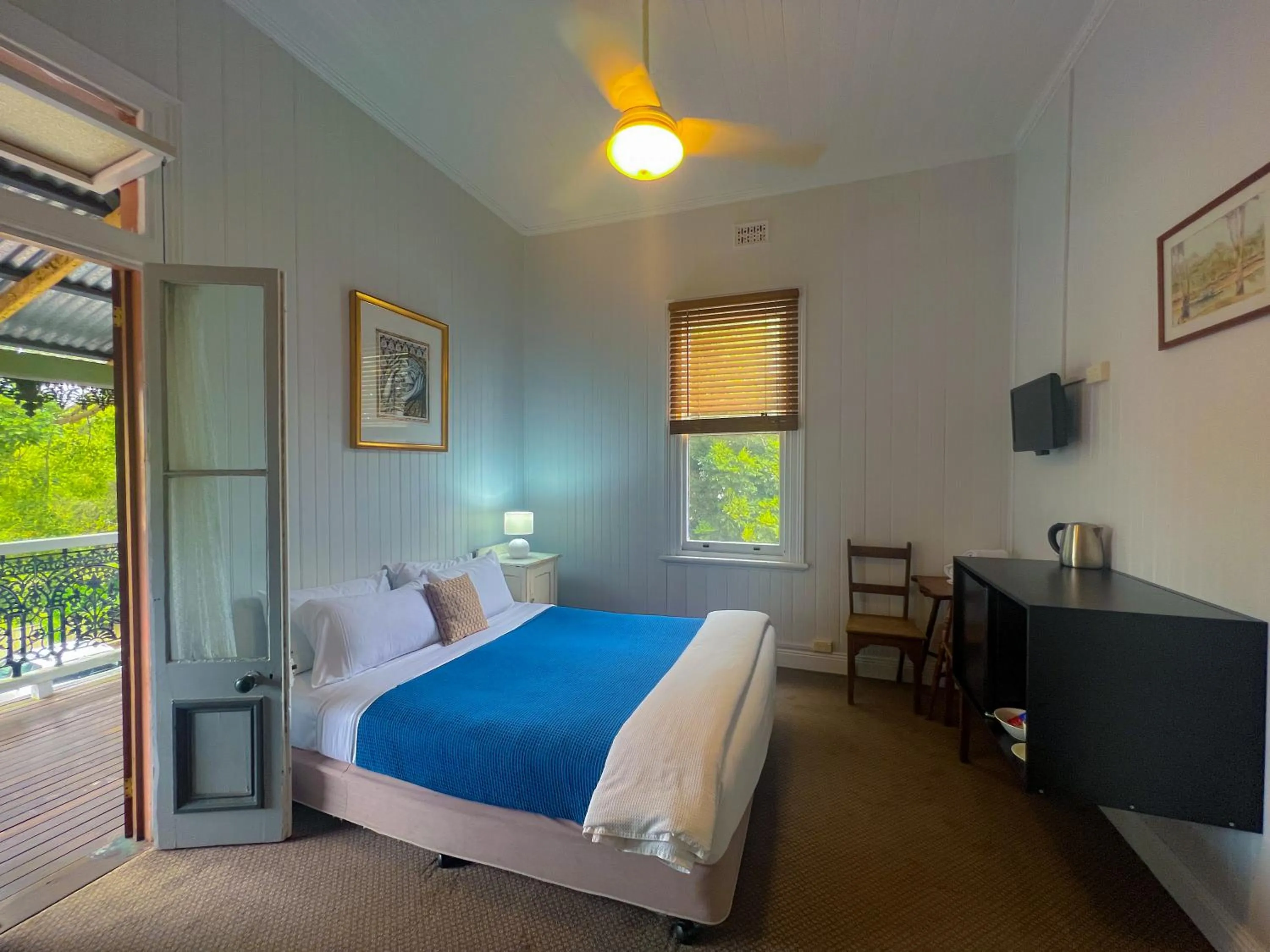 Bed in Ulmarra Hotel