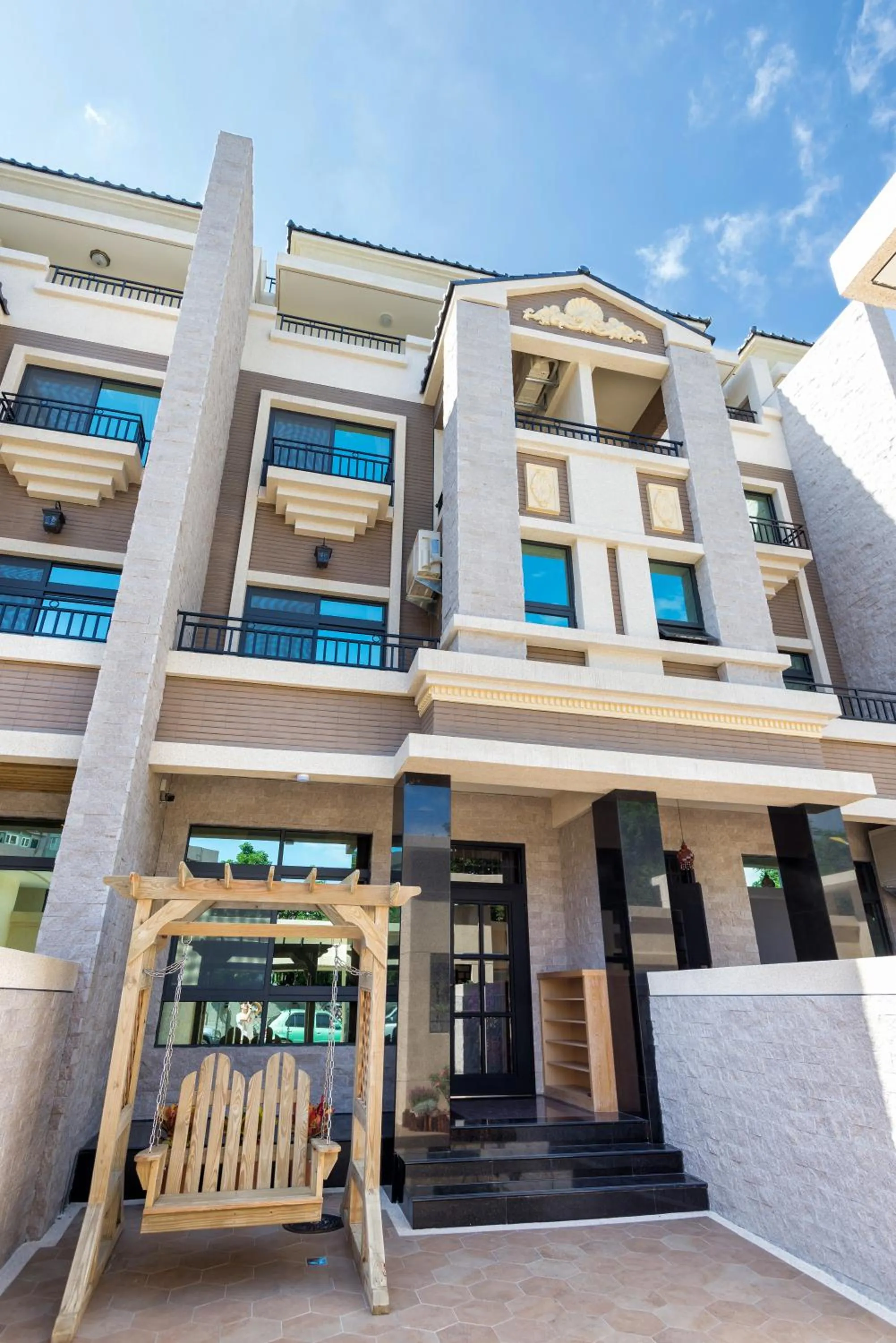 Facade/entrance in 伊笛幔休閒民宿 電梯民宿 車位需預約