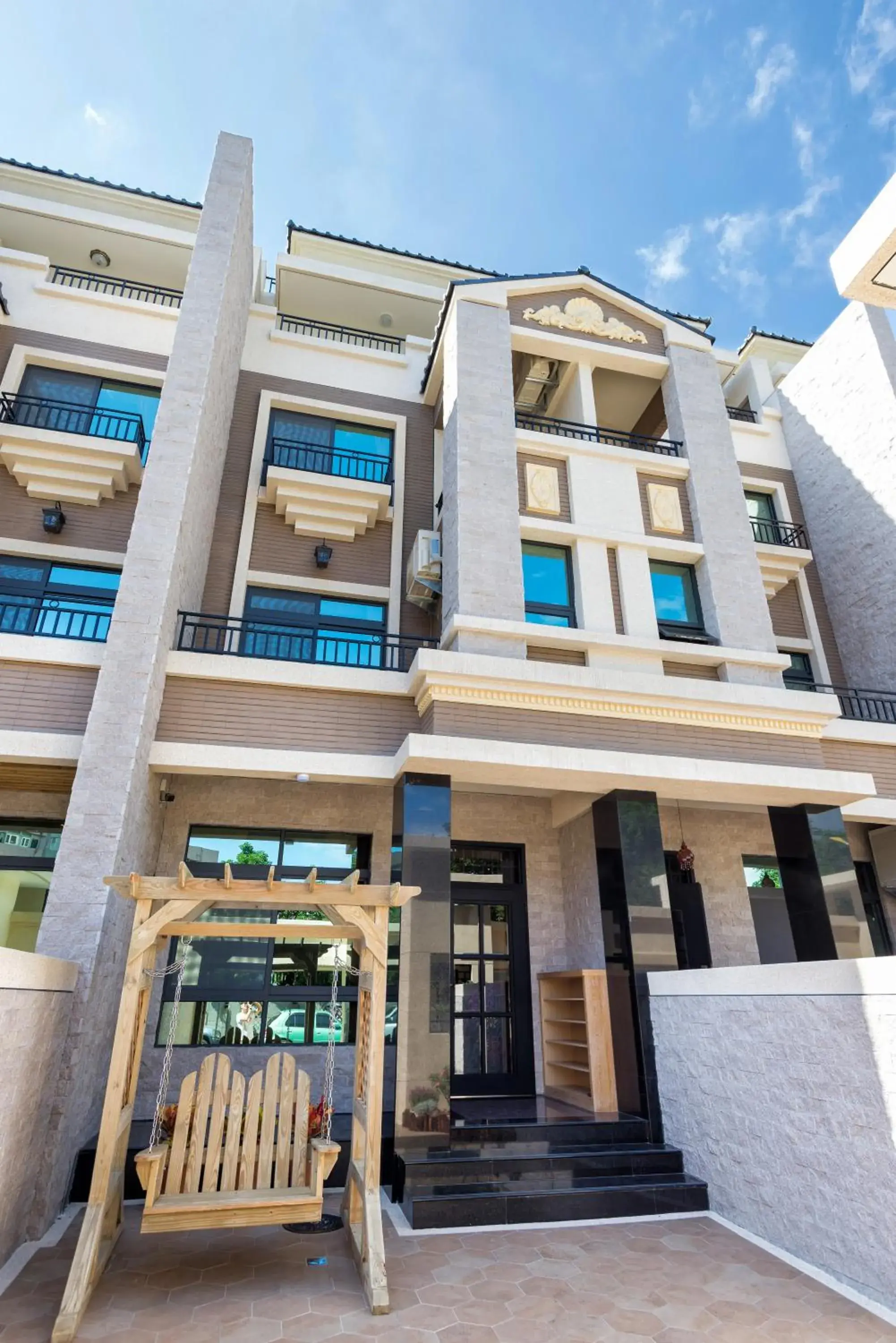 Facade/entrance in 伊笛幔休閒民宿 電梯民宿 車位需預約 Facade/entrance in 伊笛幔休閒民宿 電梯民宿 車位需預約