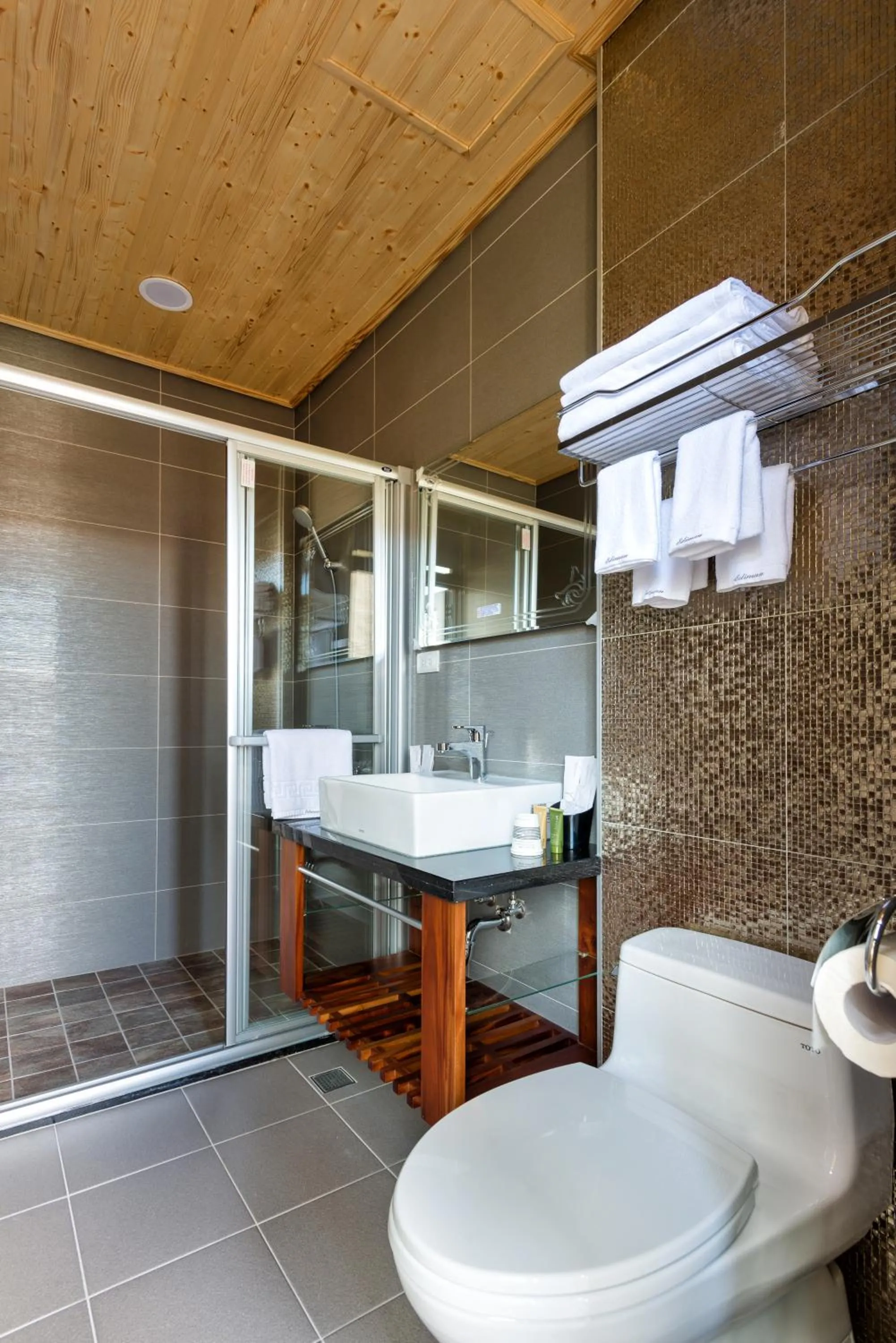 Shower in 伊笛幔休閒民宿 電梯民宿 車位需預約