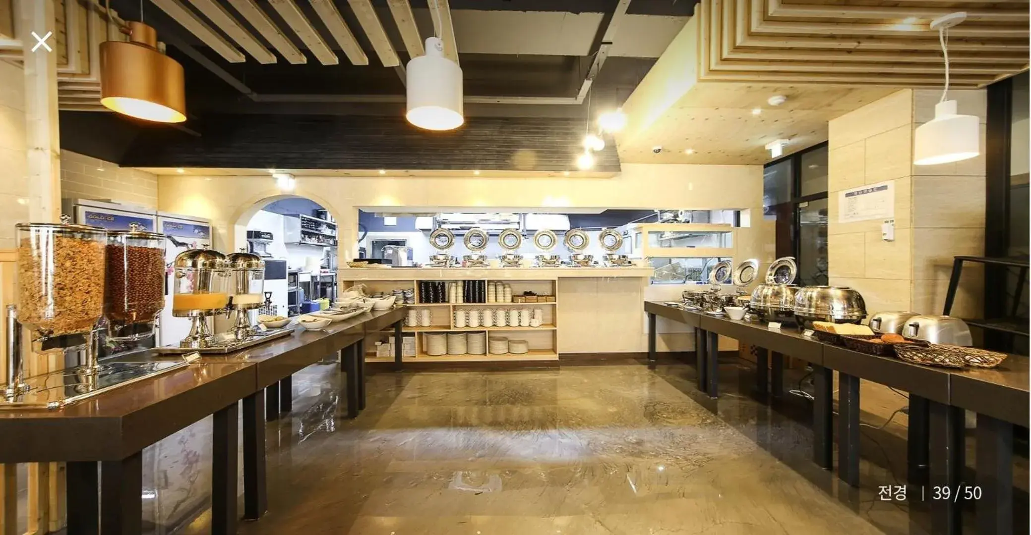 Restaurant/places to eat in TRT Hotel Restaurant/places to eat in TRT Hotel