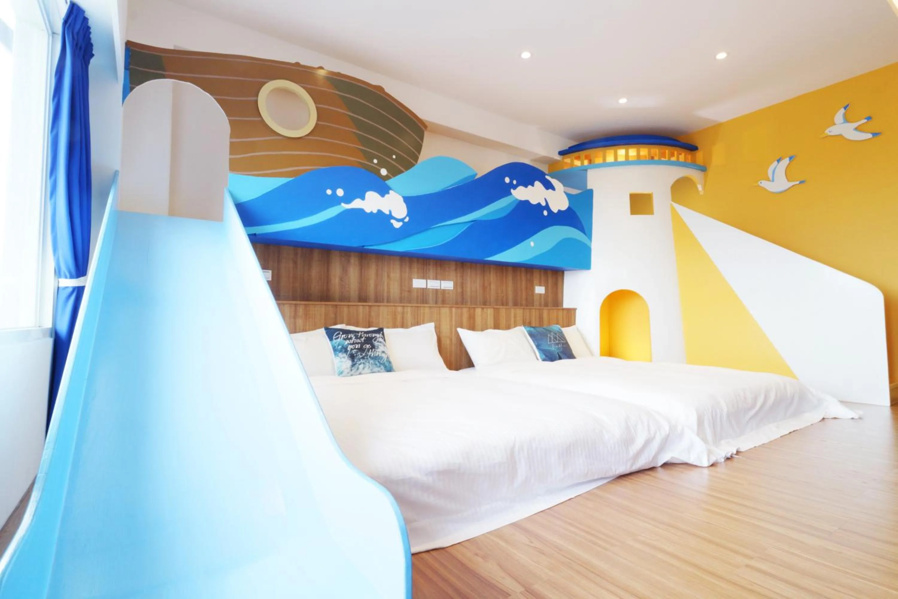 36 Lighthouse
