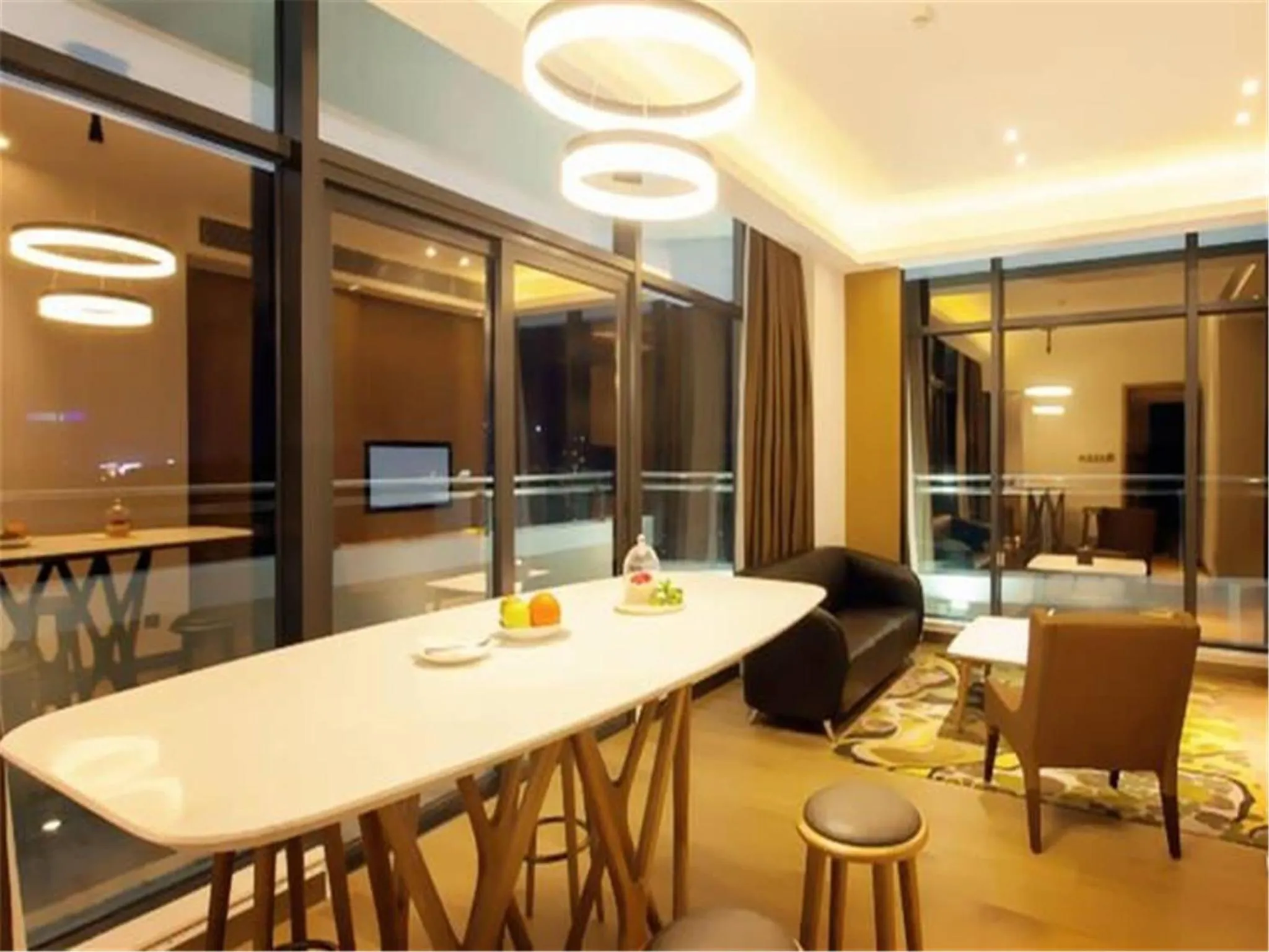 Kitchen or kitchenette in The Summit Hotel