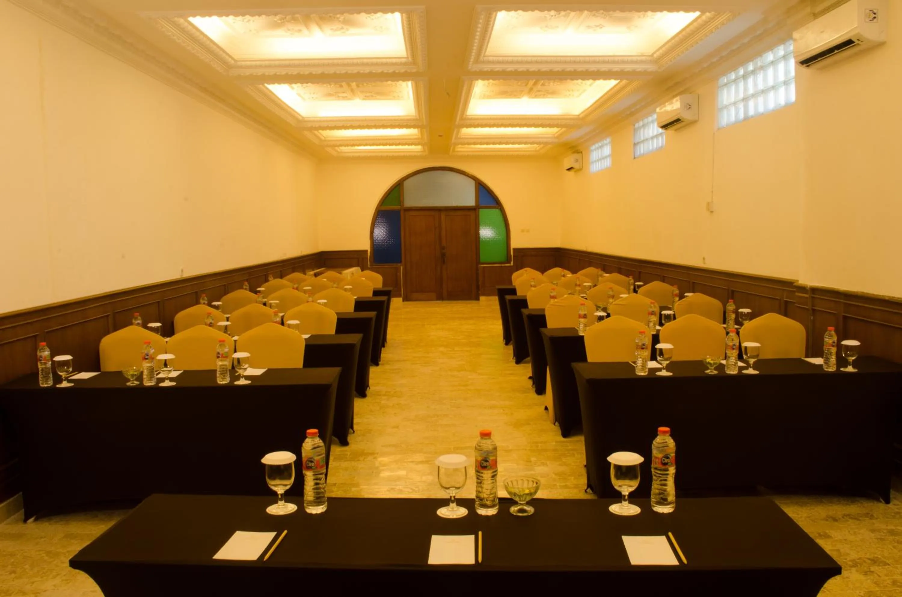 Meeting/conference room in d'Salvatore Boutique Hotel Yogyakarta