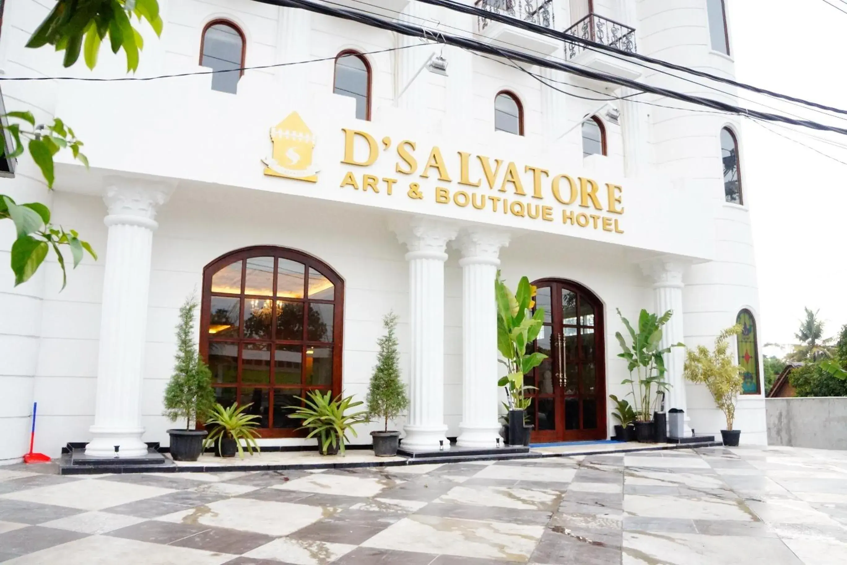 Facade/entrance in D Salvatore Art And Boutique Hotel